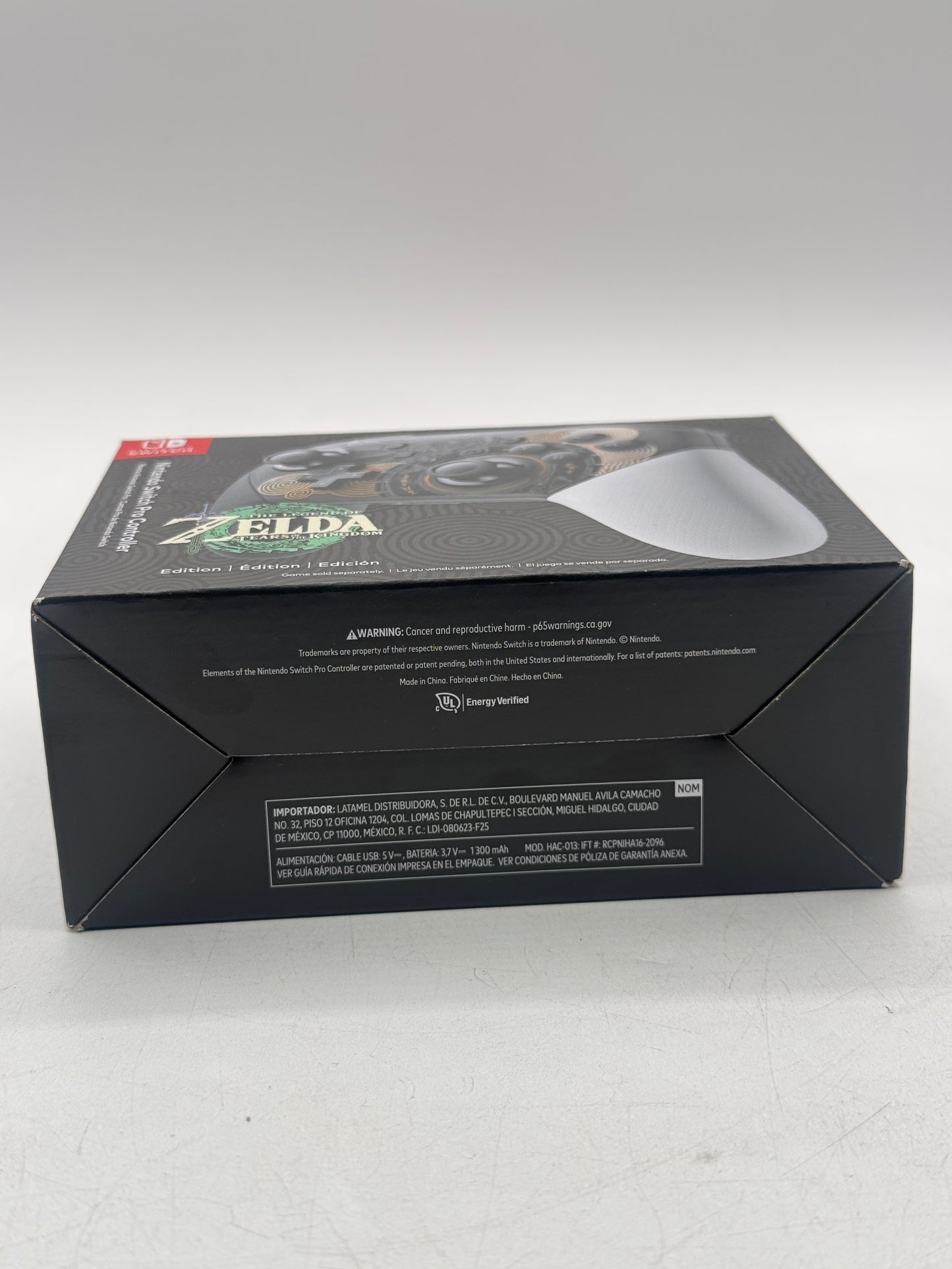Nintendo Switch Pro Controller. The Legend of Zelda Tears of the Kingdom Edition SEALED