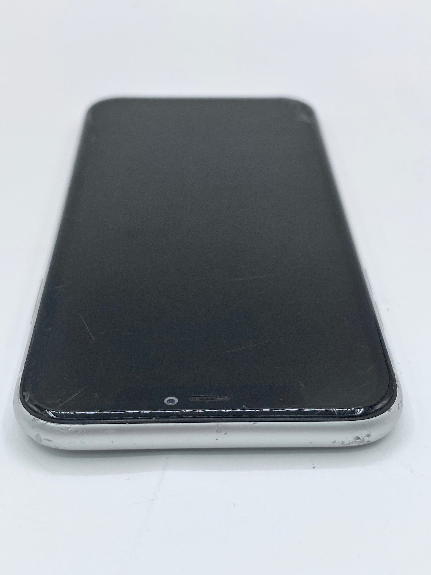 Unlocked Apple iPhone 11 64GB A2221 MWLU2ZD/A - White