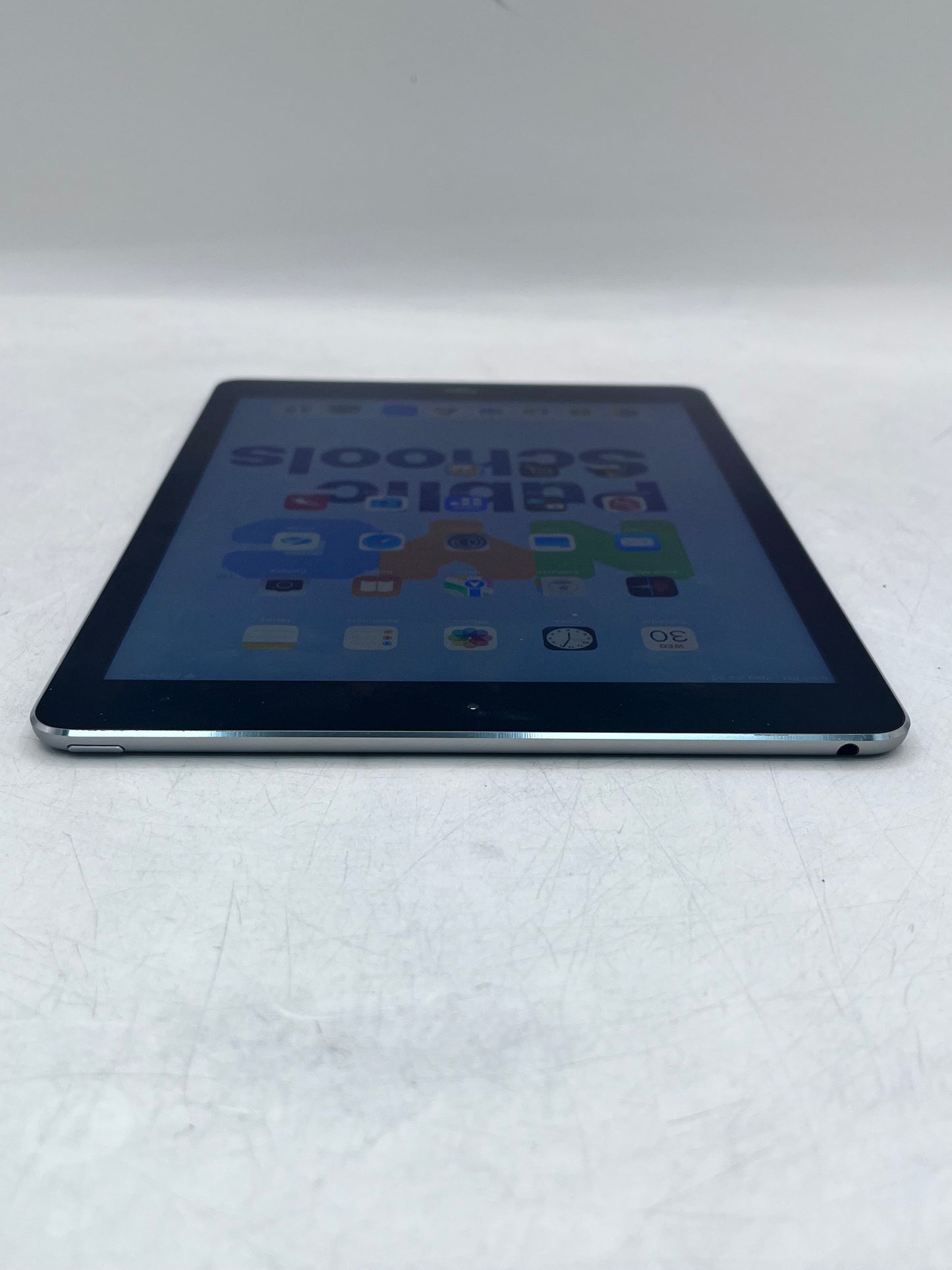 Remotely Managed Apple iPad Air (2nd Gen) A1566 MNV22LL/A 32GB - Space Gray