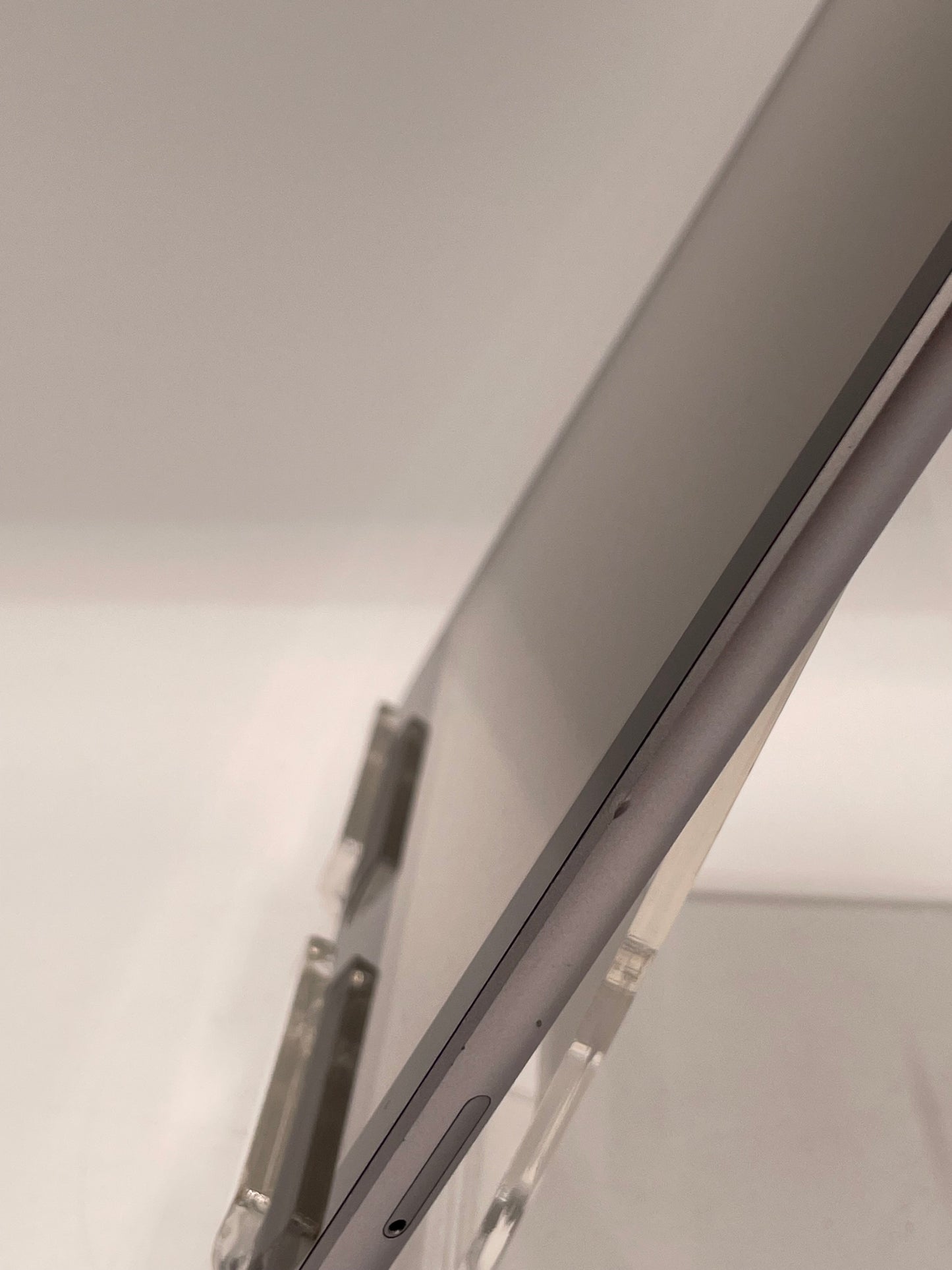 Apple iPad 6th Gen, 32GB, Wi-Fi with Apple Pencil