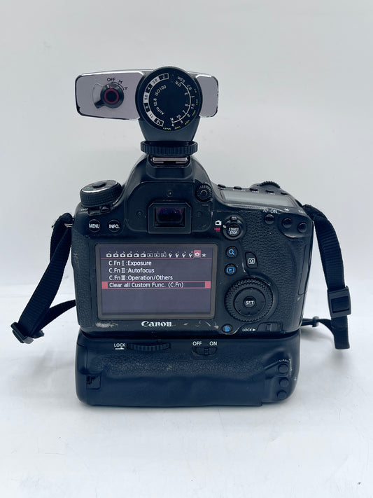 Canon EOS 6D Mark I 20.2 MP Camera W/ Battery Grip and Flash Tested Free Shipping