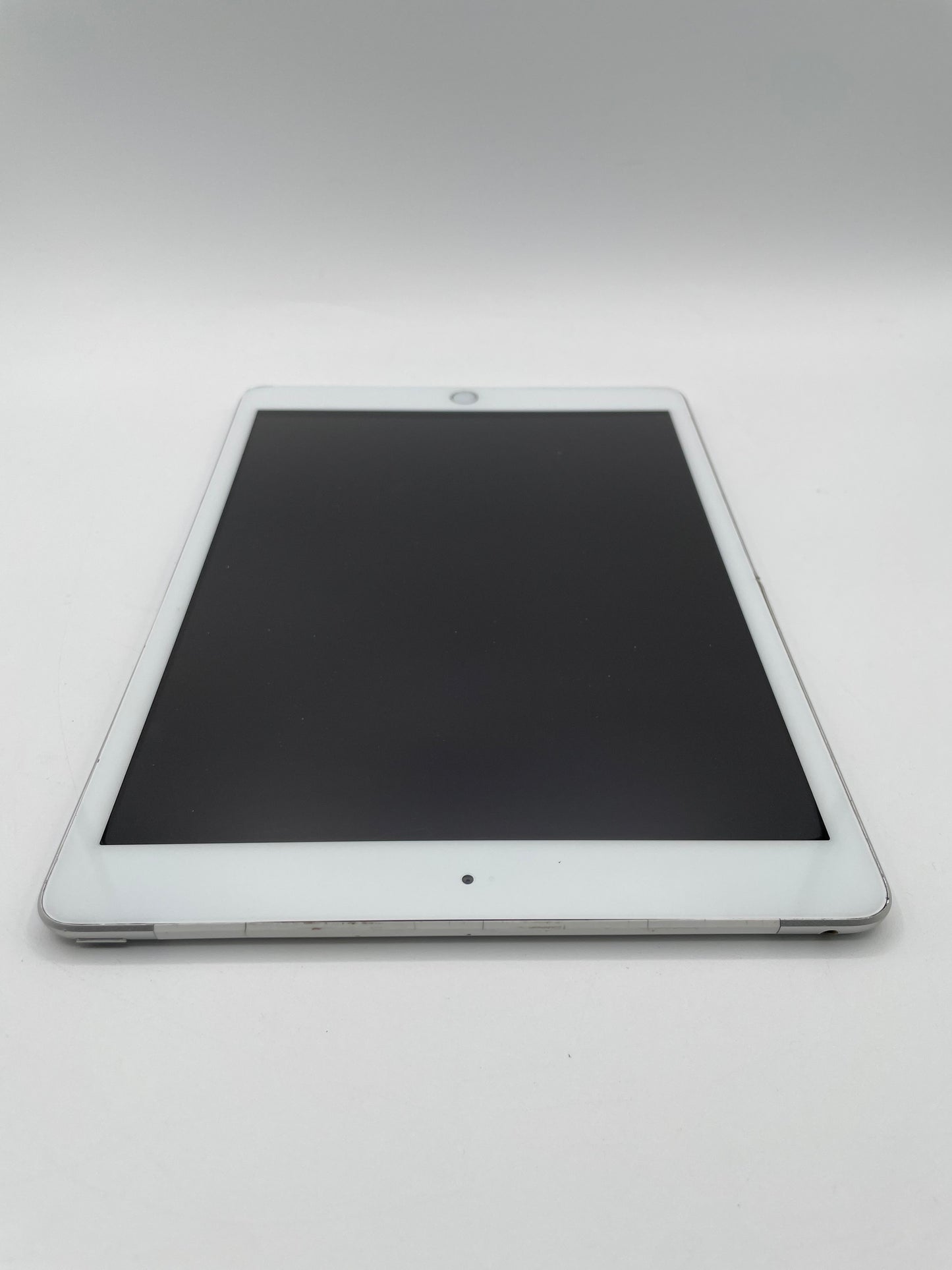 Unlocked Apple iPad (7th Gen) A2200 MW6X2LL/A 32GB - Silver READ
