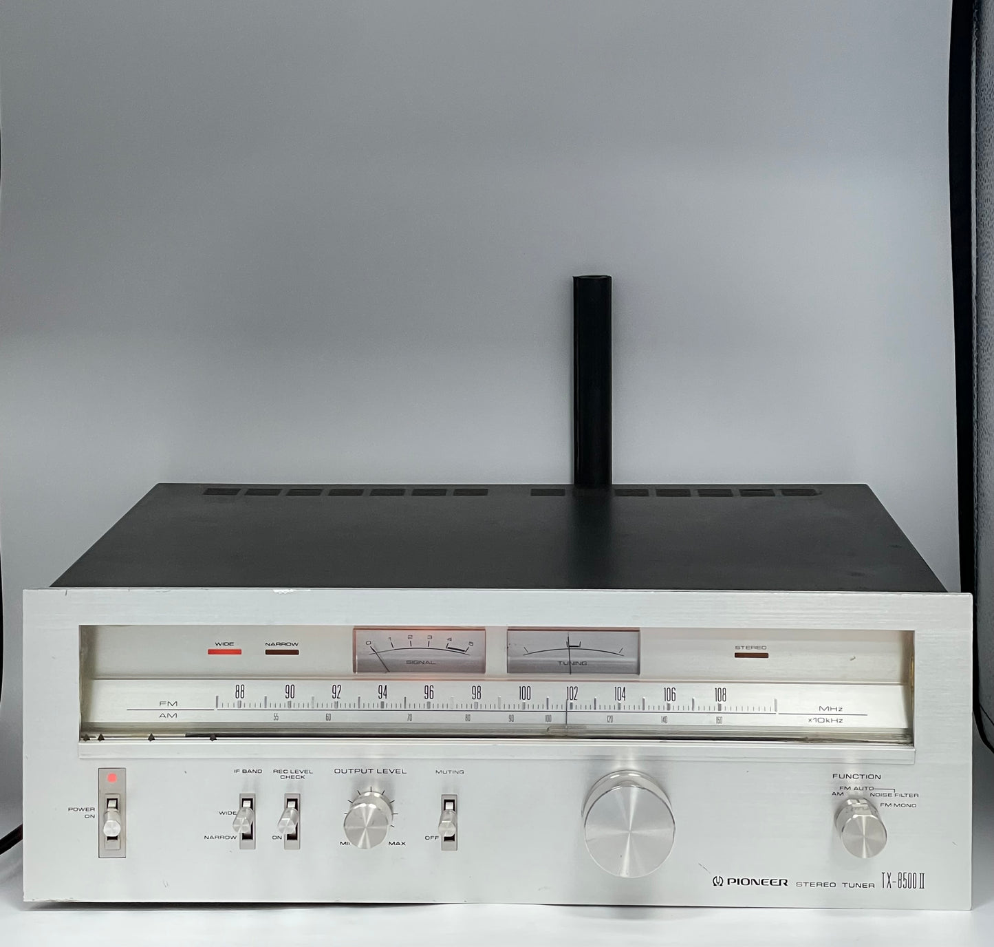 VINTAGE PIONEER TX-8500 II STEREO TUNER SILVER FACED Tested READ