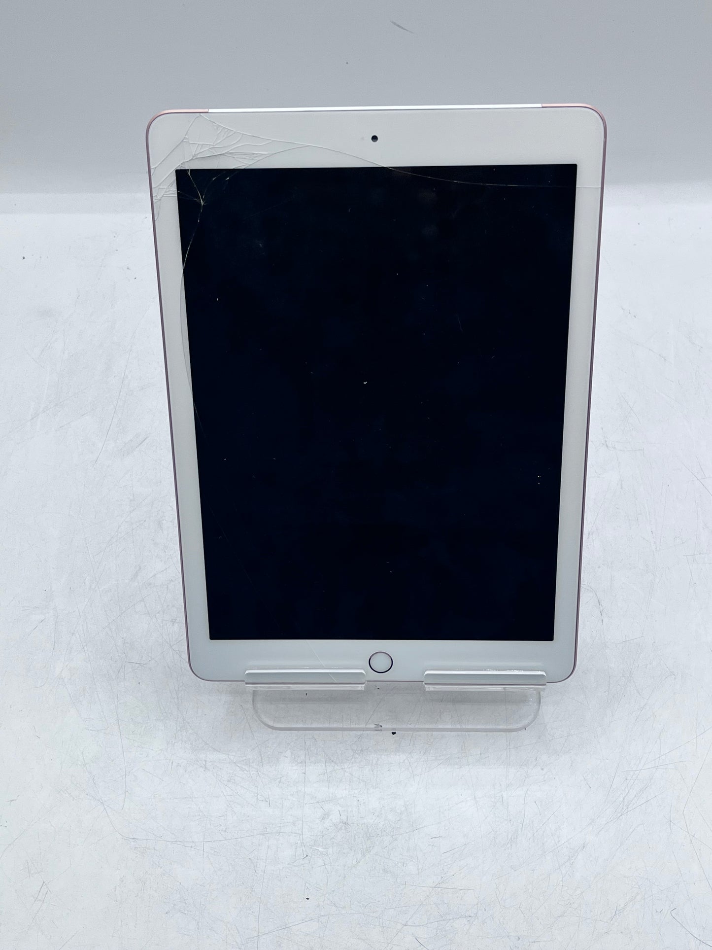 Apple iPad (6th Gen) MRM42LL/A A1954 32GB - Rose Gold READ