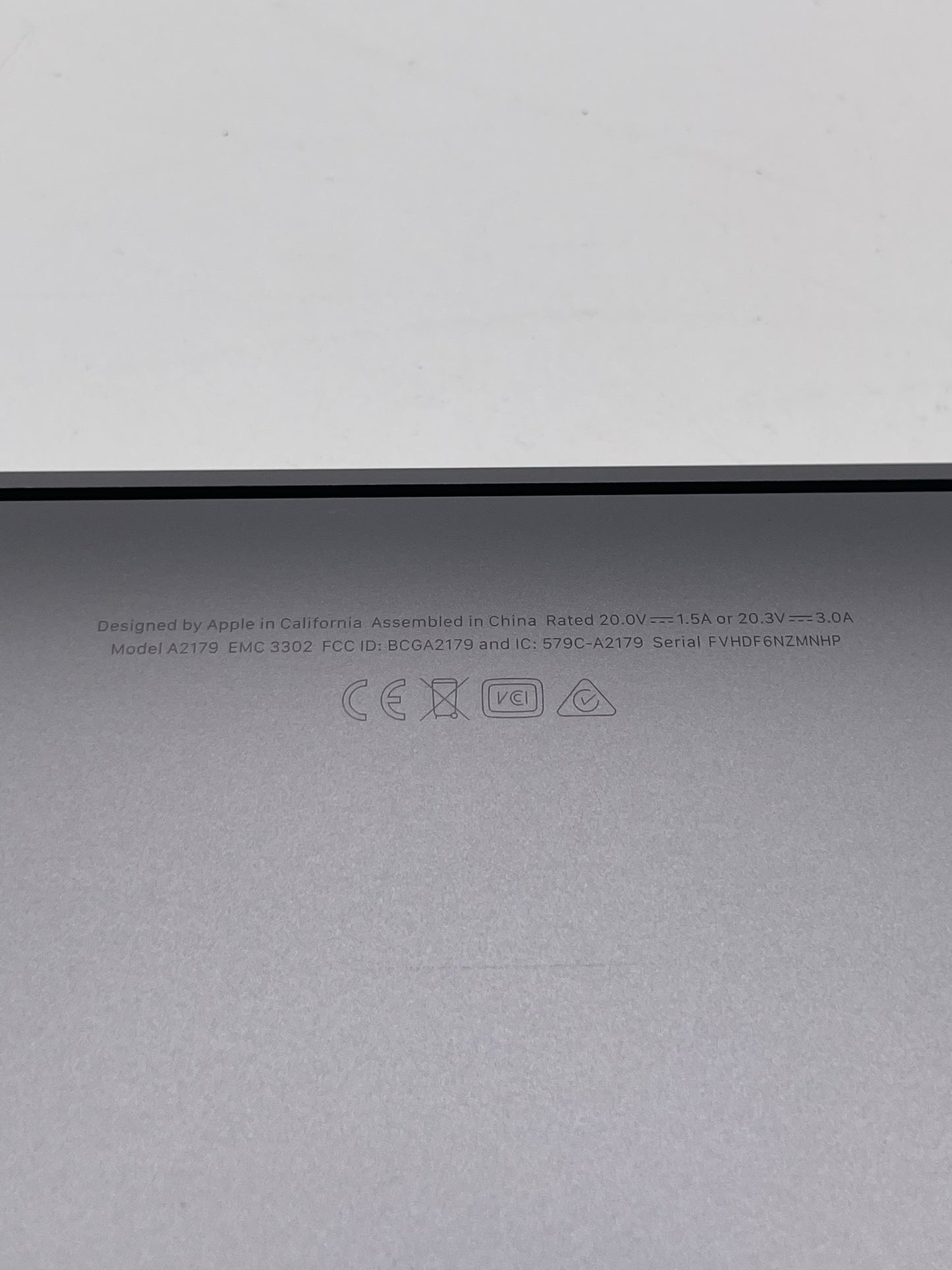 2020 Apple MacBook Air Retina 13" i3 8GB 256GB A2179 Silver - BAD BATT READ
