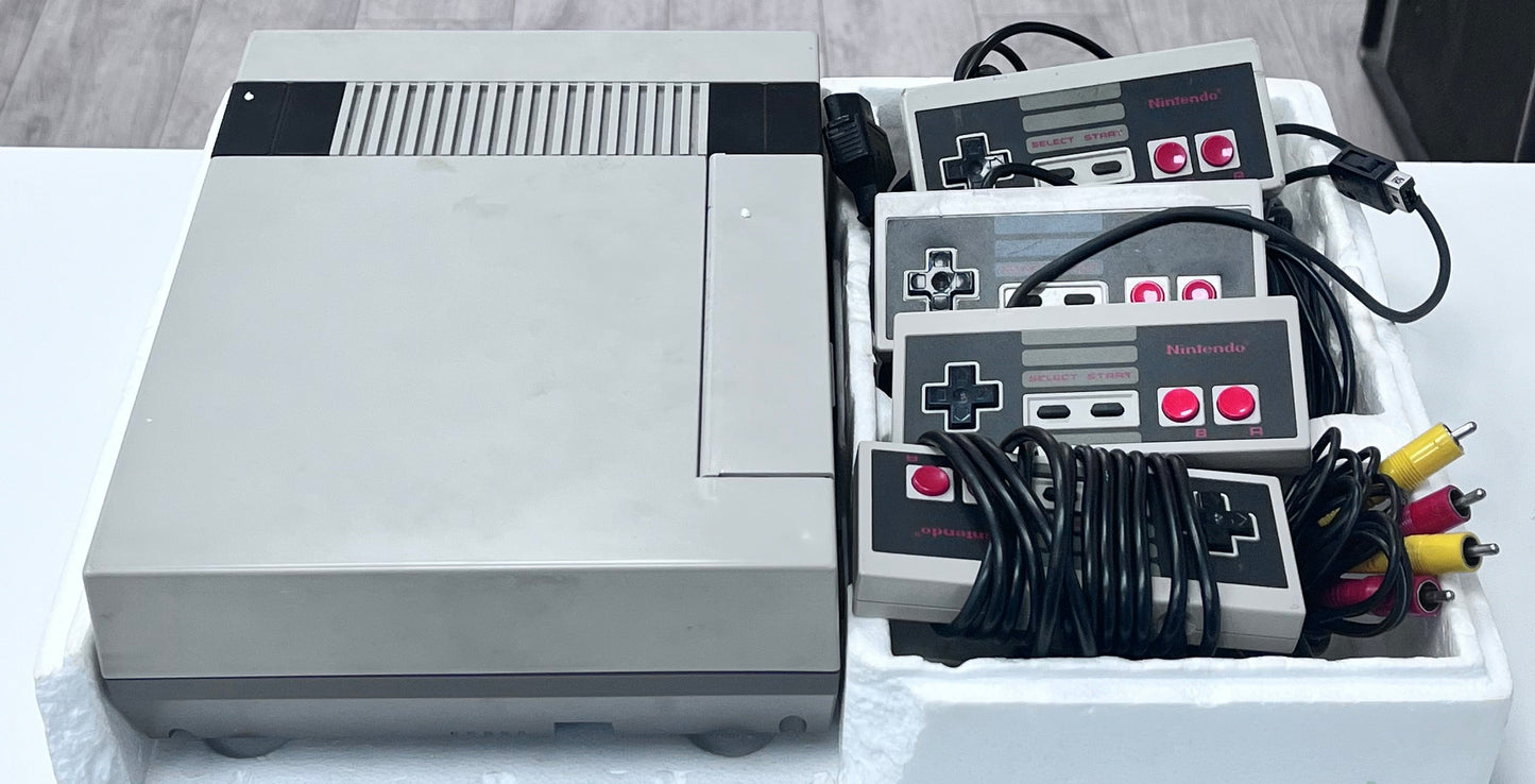 Nintendo NES System Console Bundle 4 Controllers Zapper Gun w/Joystick Free Shipping