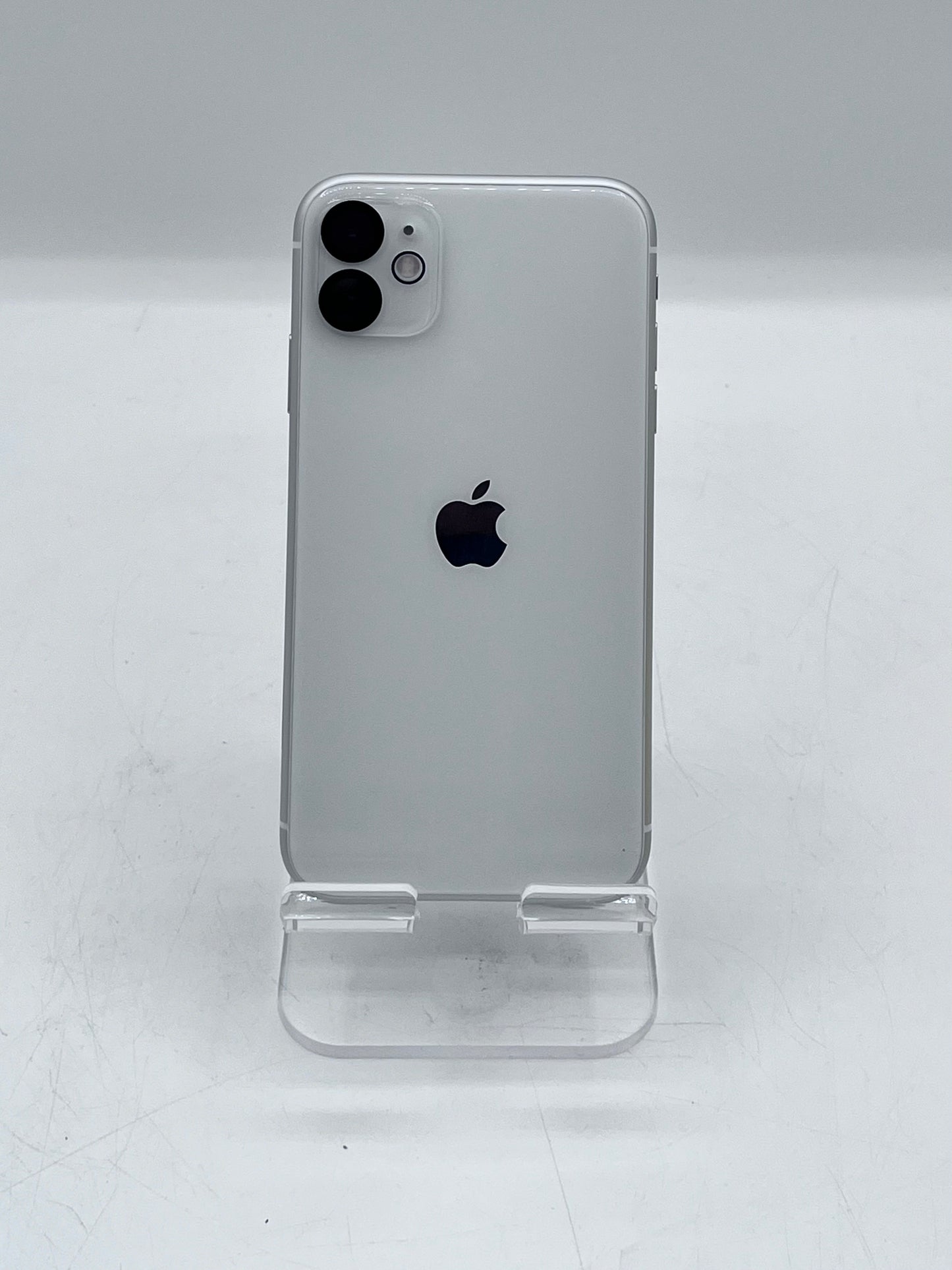 Unlocked Apple iPhone 11 64 GB A2111 MHC53LL/A White 97% Battery