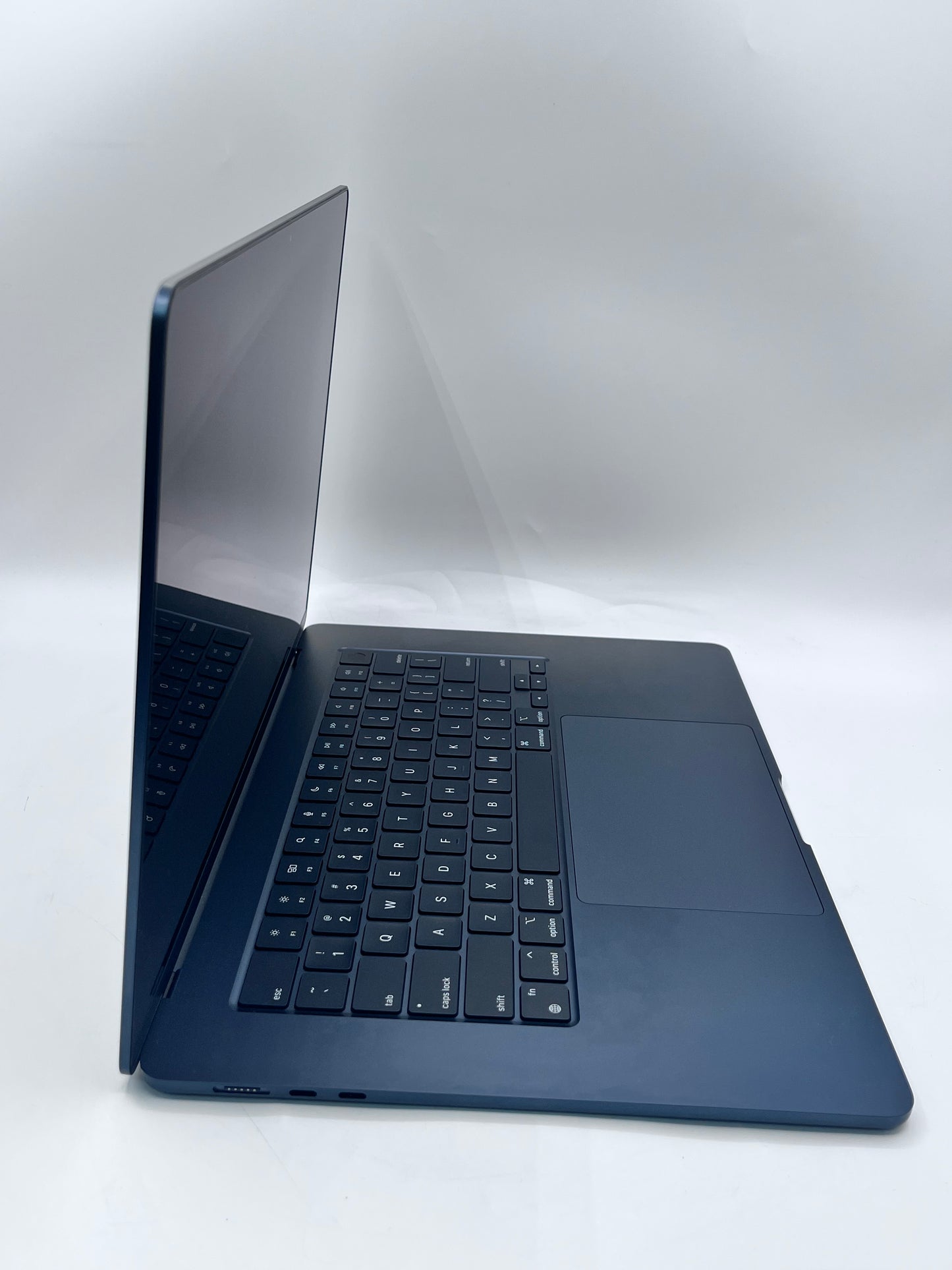 Apple MacBook Air 15" M3 chip 8GB 256GB Midnight MRYU3LL/A 2024 9 Cycle Count!