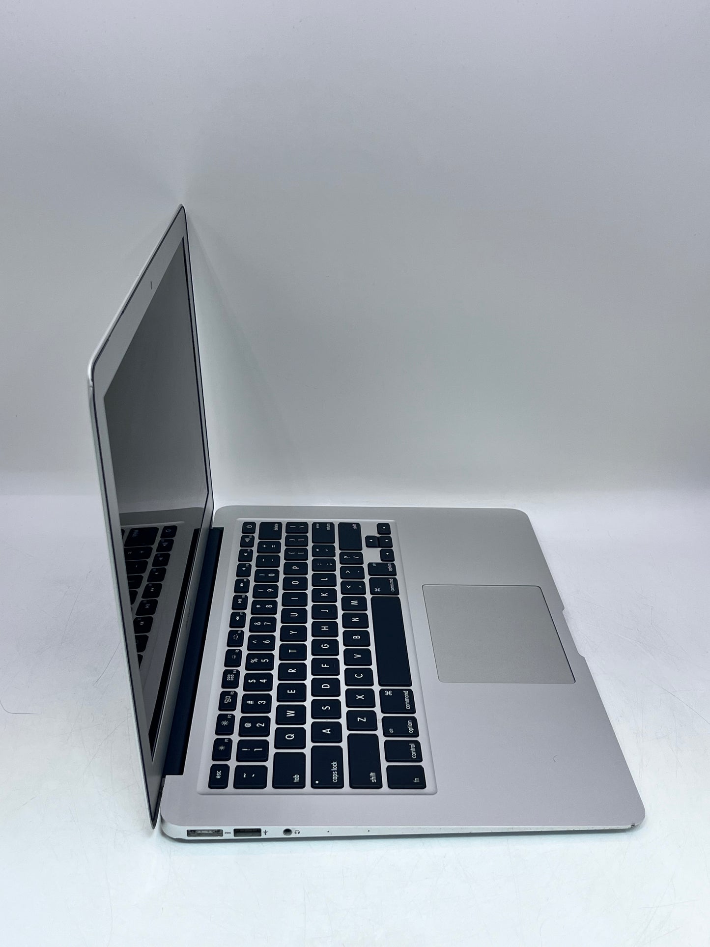 Apple MacBook Air 13" 2017 1.8 GHZ Core i5 A1466 8GB RAM 128GB SSD