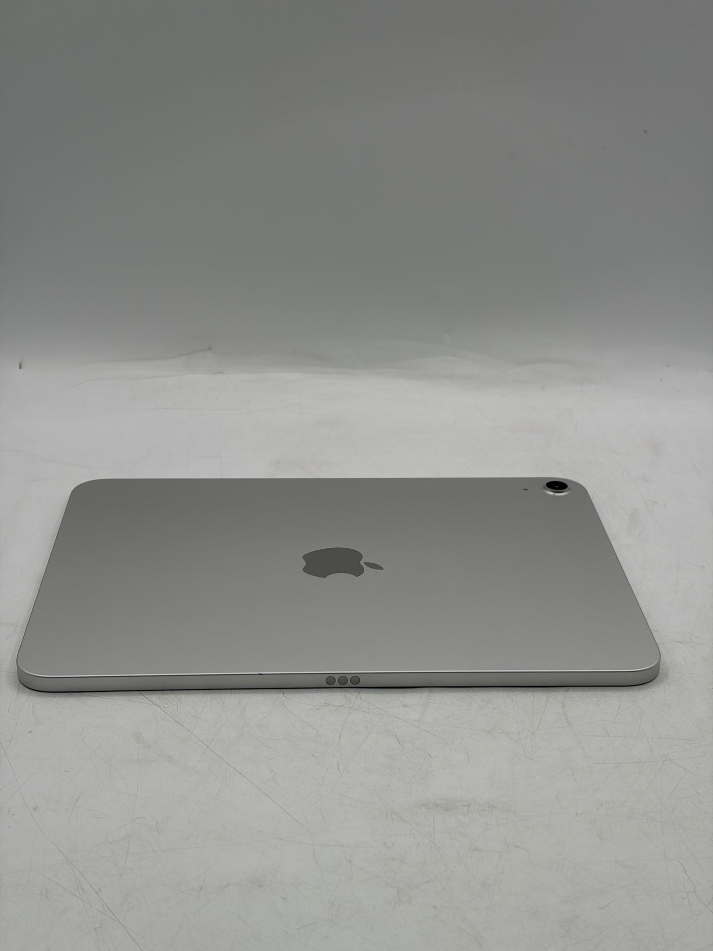 2025 Apple iPad (11th Gen) A3354 128GB Wi‑Fi Only Silver 100% Battery Health