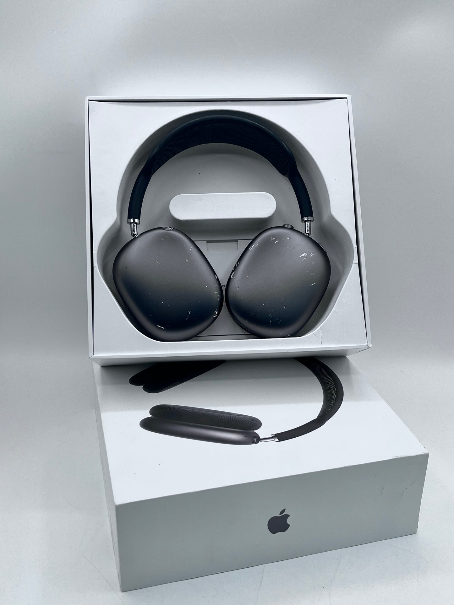 Apple AirPods Max Wireless Over-Ear Headset A2096 MGYH3AM/A -  Space Gray