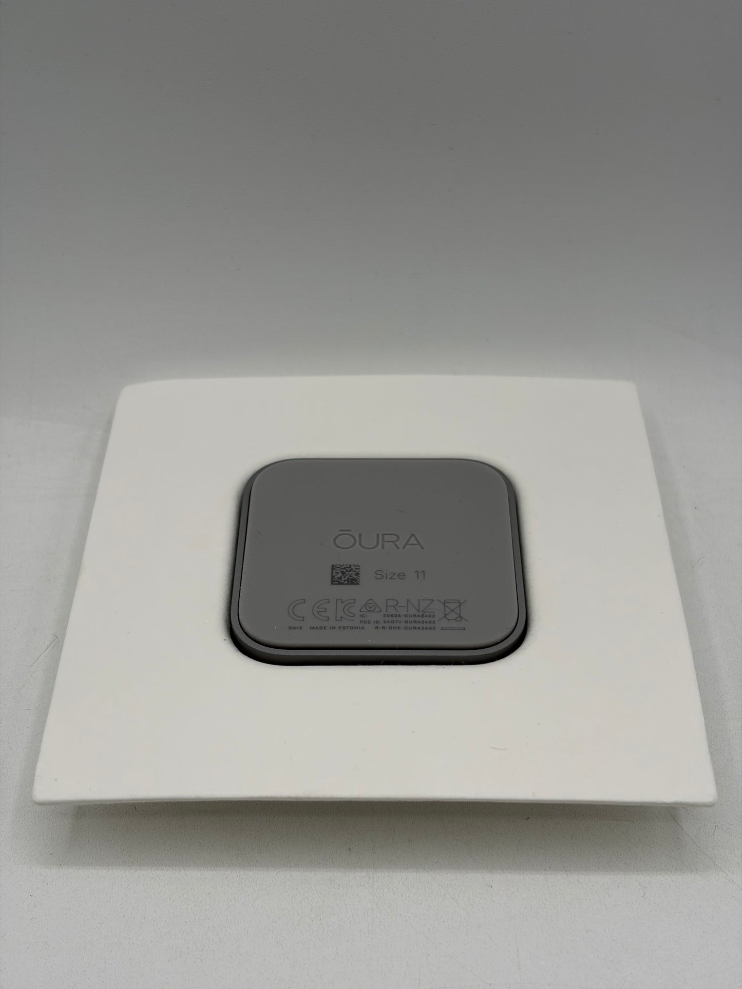 Oura Ring 4 Smart Activity Tracker - Size 11 - (JZ90-57460-11) - Ceramic Cloud