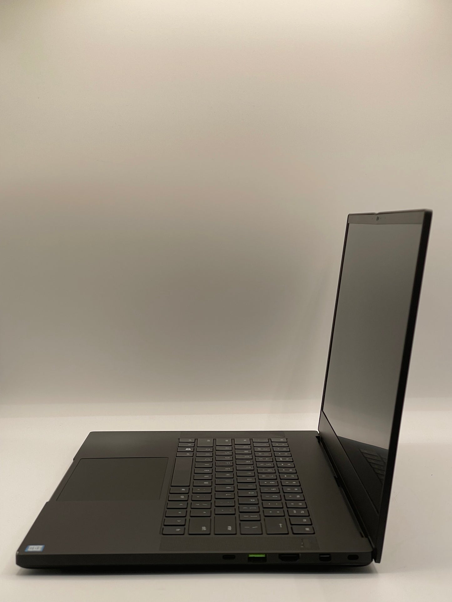 Razer Blade 15 RZ09-0301 - Nvidia 2070 Max, 64GB RAM, 2TB SSD READ