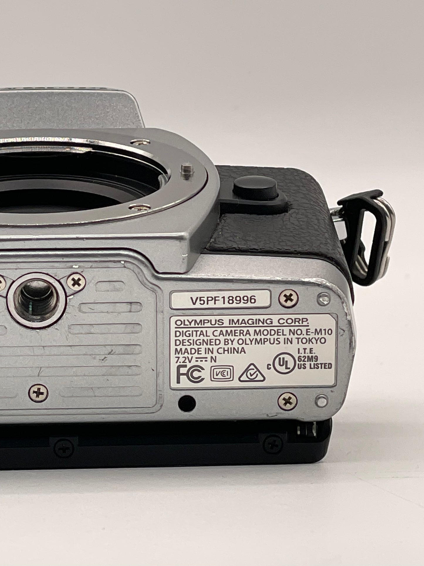 Olympus OM-D E-M10 Digital Camera Silver with 2 Batteries