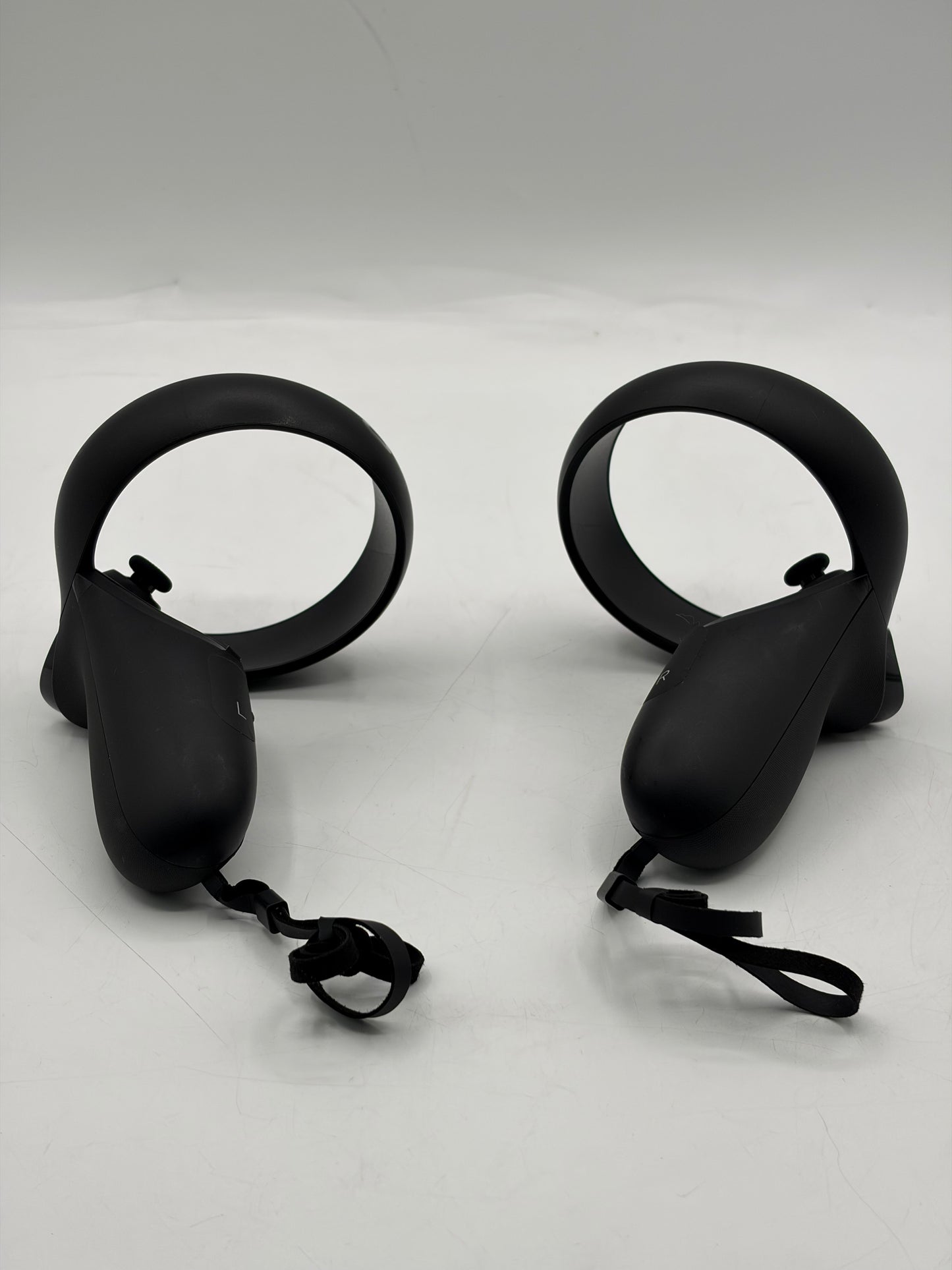 Oculus Quest 64GB Black VR Headset with 2 Controllers