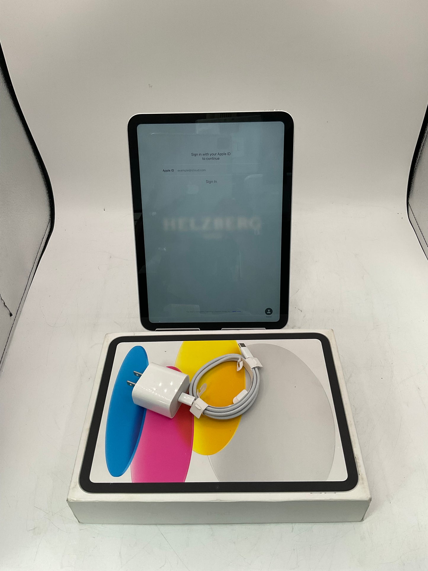 Apple iPad 10th Gen A2696 (2022) 64GB Wi-Fi Only Tablet - Silver REMOTELY MANAGED
