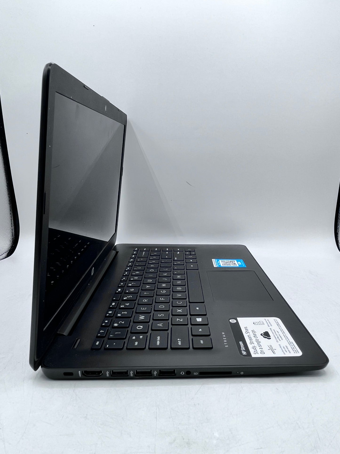 HP Stream Laptop 14-ds0035nr 14" AMD A4-9120e RADEON R3 1.5GHz 4GB RAM 32GB SSD