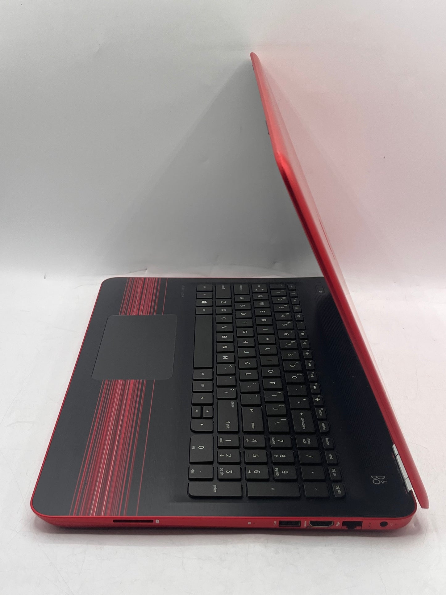 HP Pavilion 15-au0000 14" Laptop AMD Ryzen 5 16GB 512GB