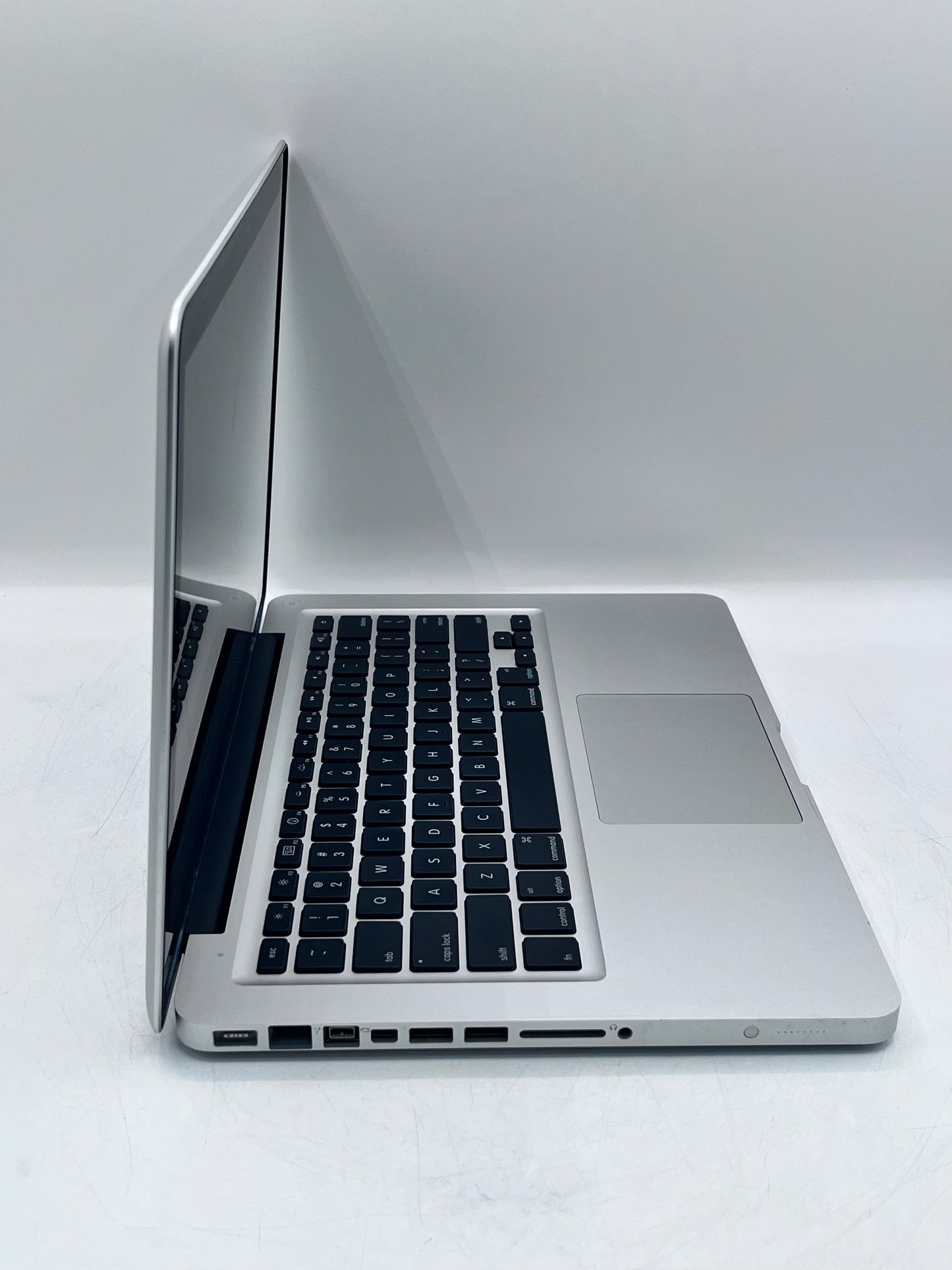 Apple MacBook Pro 13" A1278 (2009)  Intel Core 2 Duo, 256GB SSD - Silver