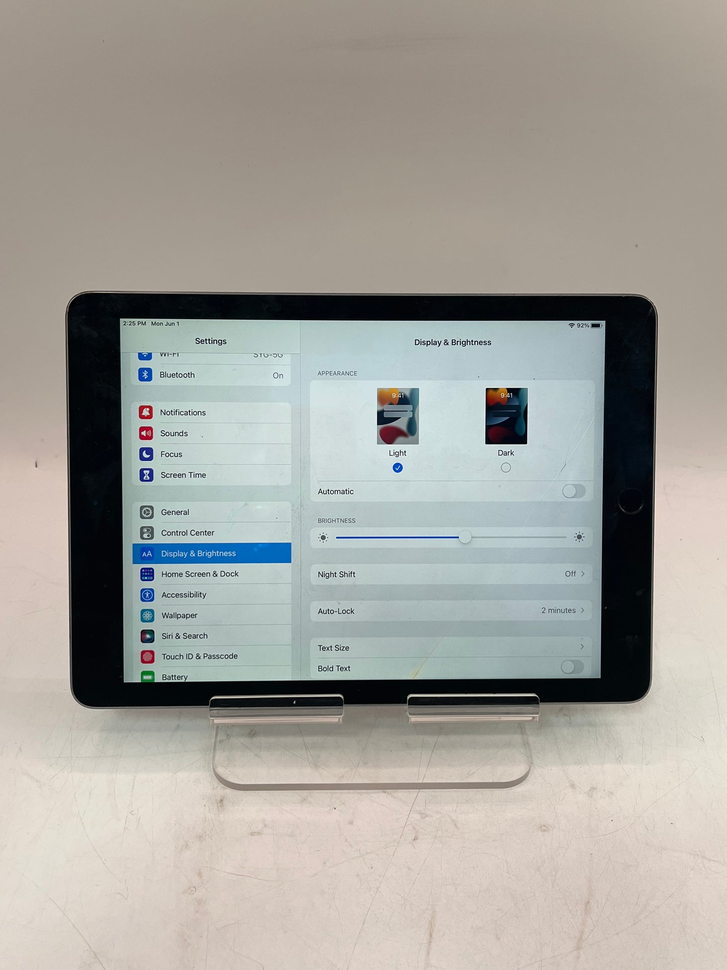 Apple iPad Air 2nd Gen A1566 64GB Wi‑Fi Only Tablet Space Gray Broken Screen