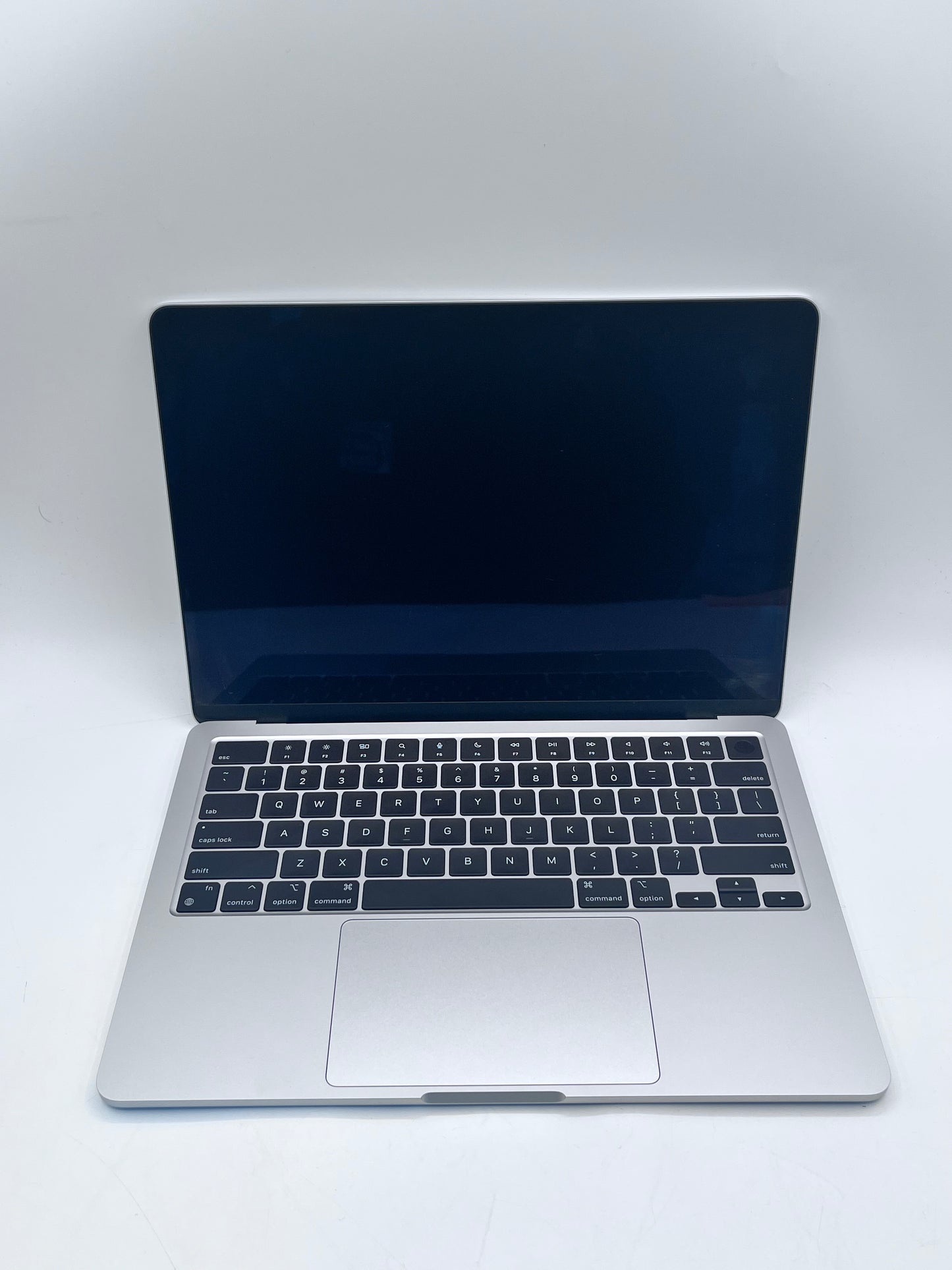 2022 Apple MacBook Air 13.3" M2 8GB 256GB A2681 REMOTELY MANAGED