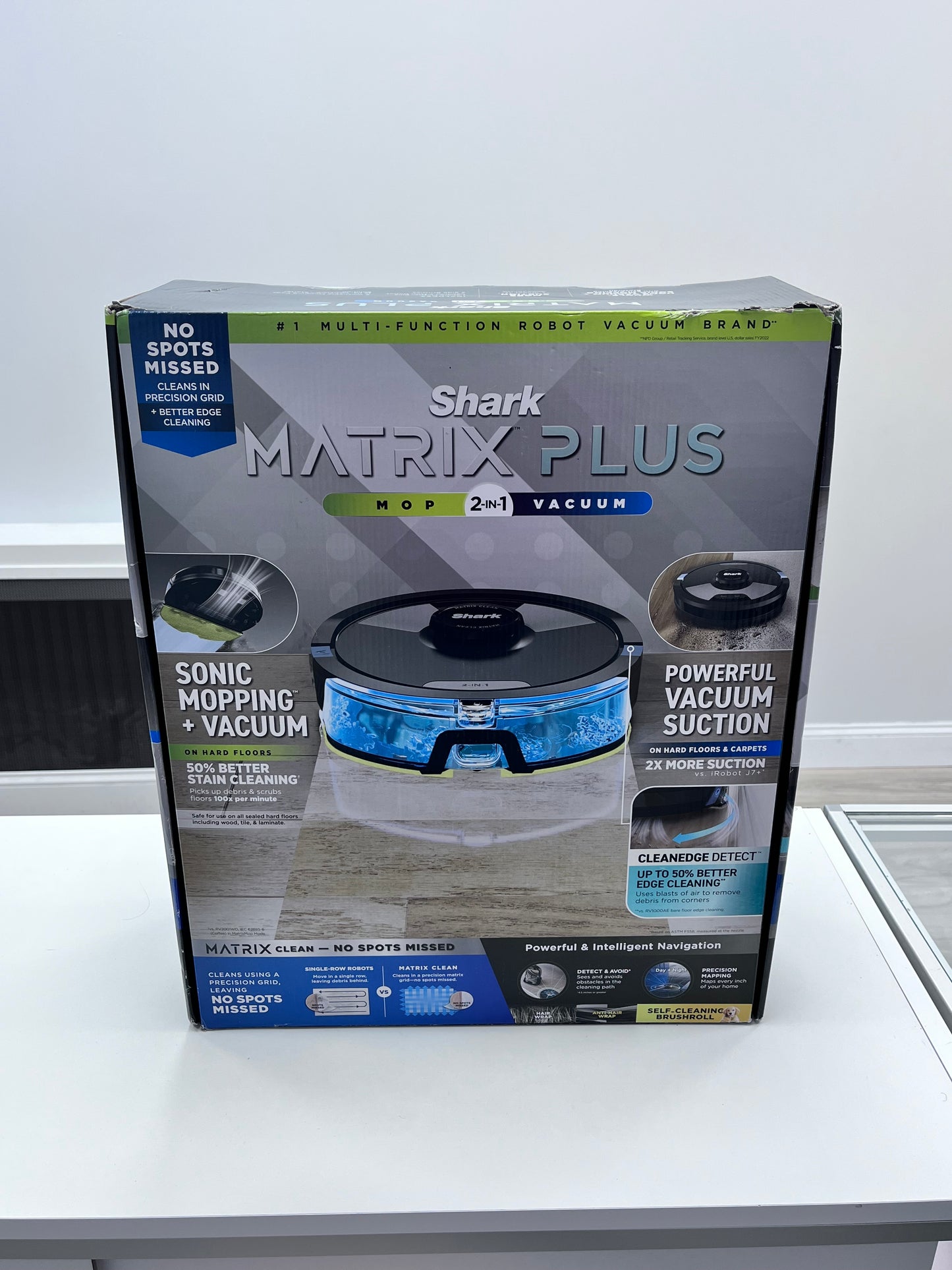 Shark Matrix Plus 2-in-1 Robot Vacuum & Mop/  / RV2610WD - New in Box - Black