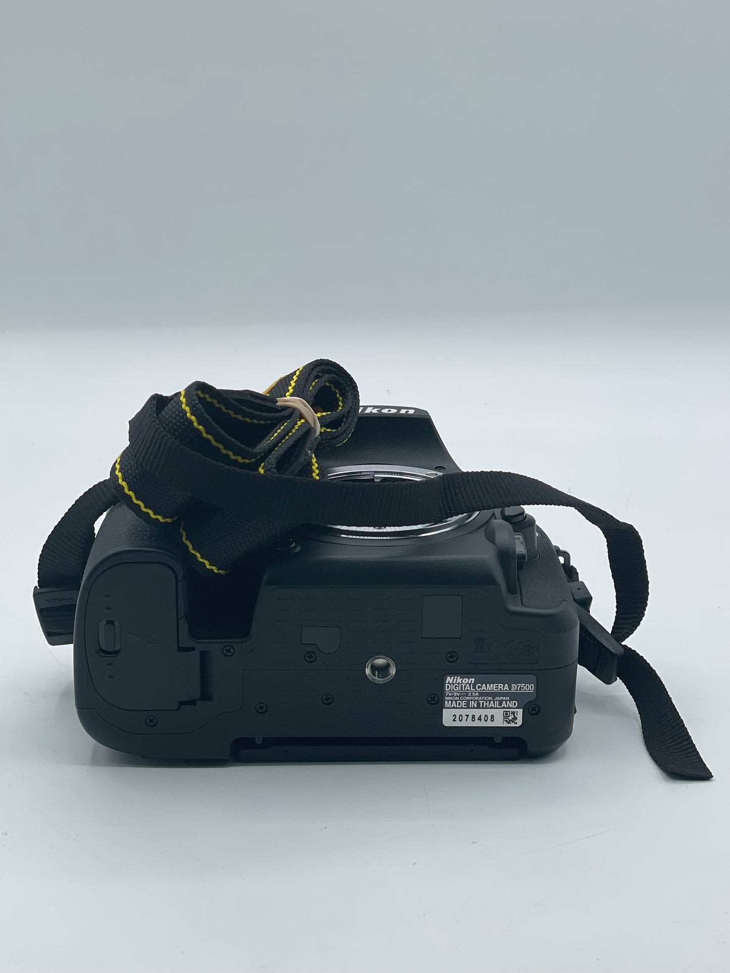 Nikon D7500 20.9MP Digital SLR Camera - Black with Carrying Case