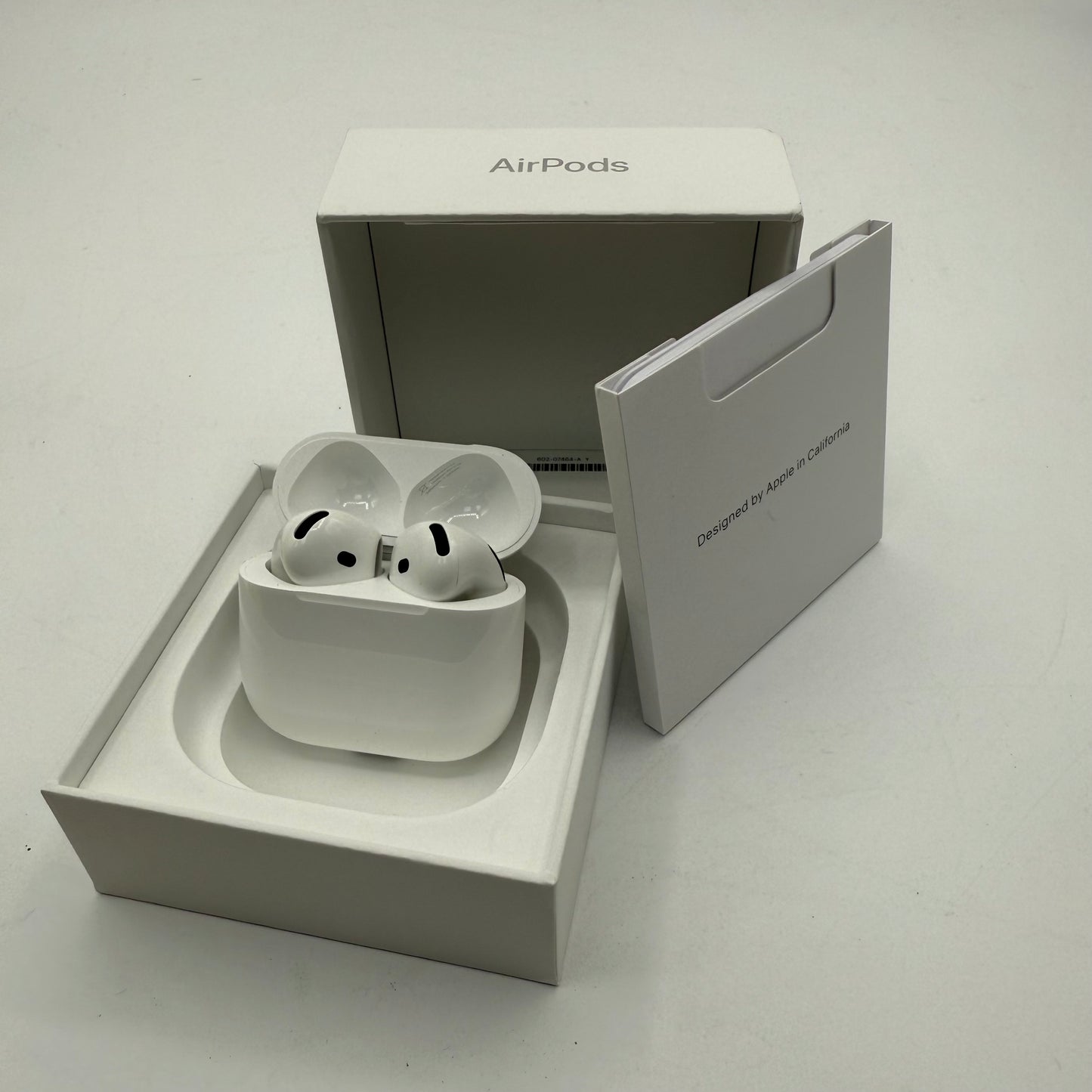 Apple AirPods 4th Gen Complete Set A3050 Bluetooth White 2024