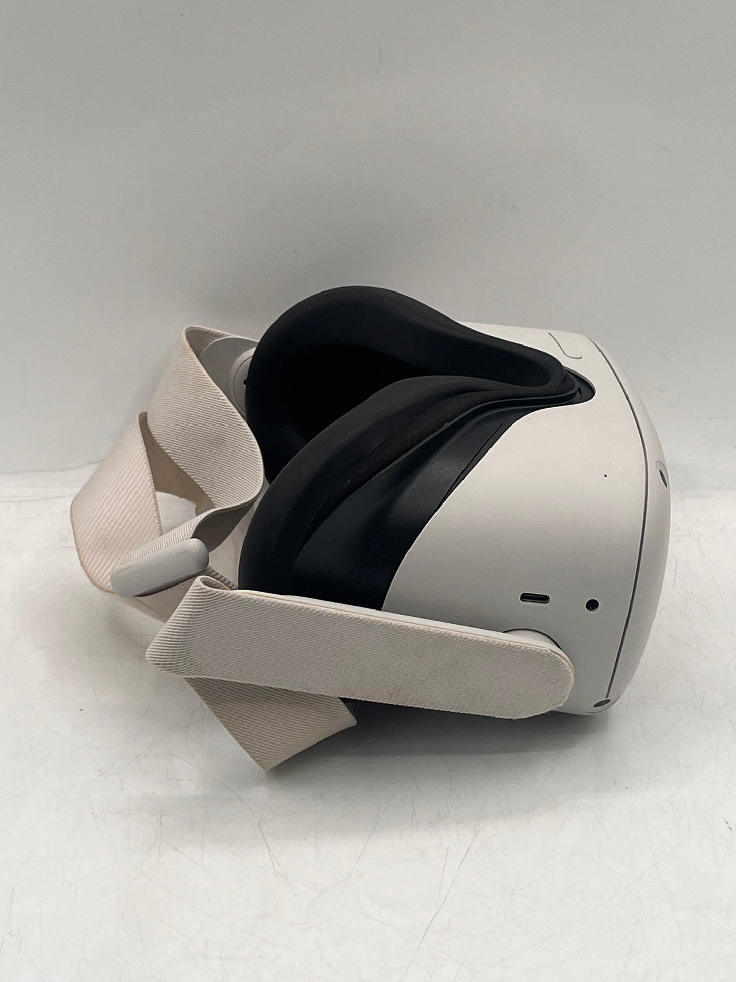 Meta Oculus Quest 2 VR 128GB Headset White