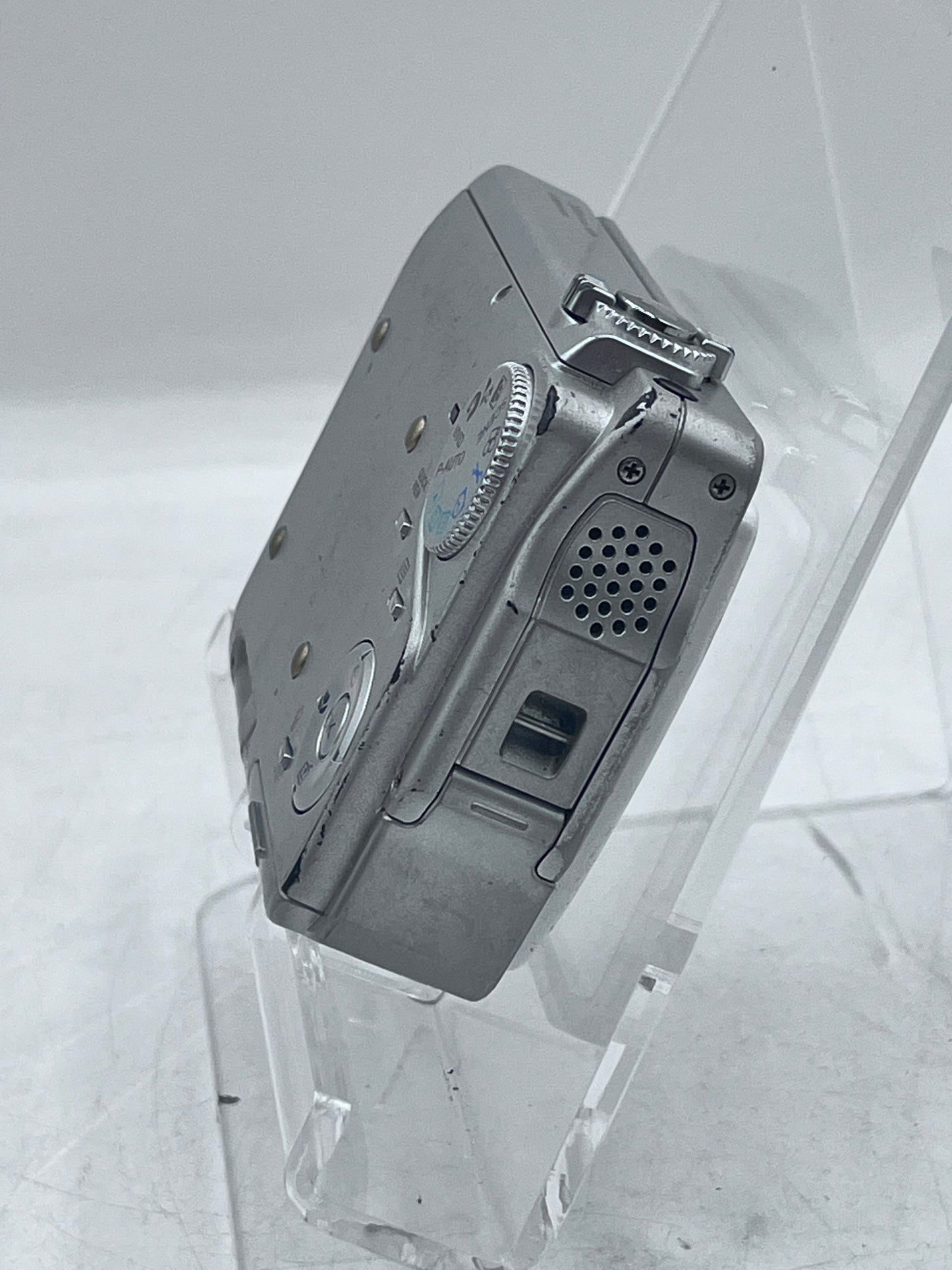 Olympus IR-500 Digital Camera 4.0 MP 2.8x Optical Zoom - Silver