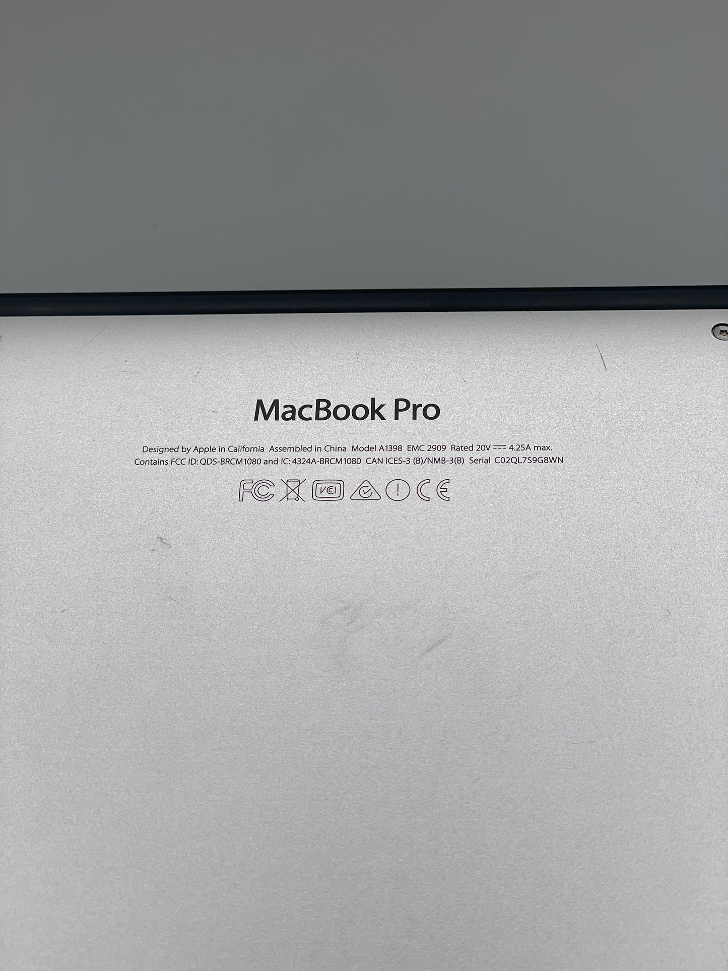 Apple MacBook Pro Retina 15" A1398 2.5G i7 16GB RAM 2GB GPU 256GB SSD Mid 2015