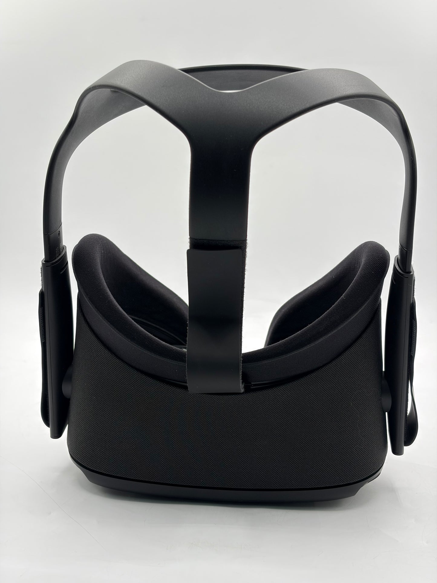 Oculus Quest 64GB Black VR Headset with 2 Controllers