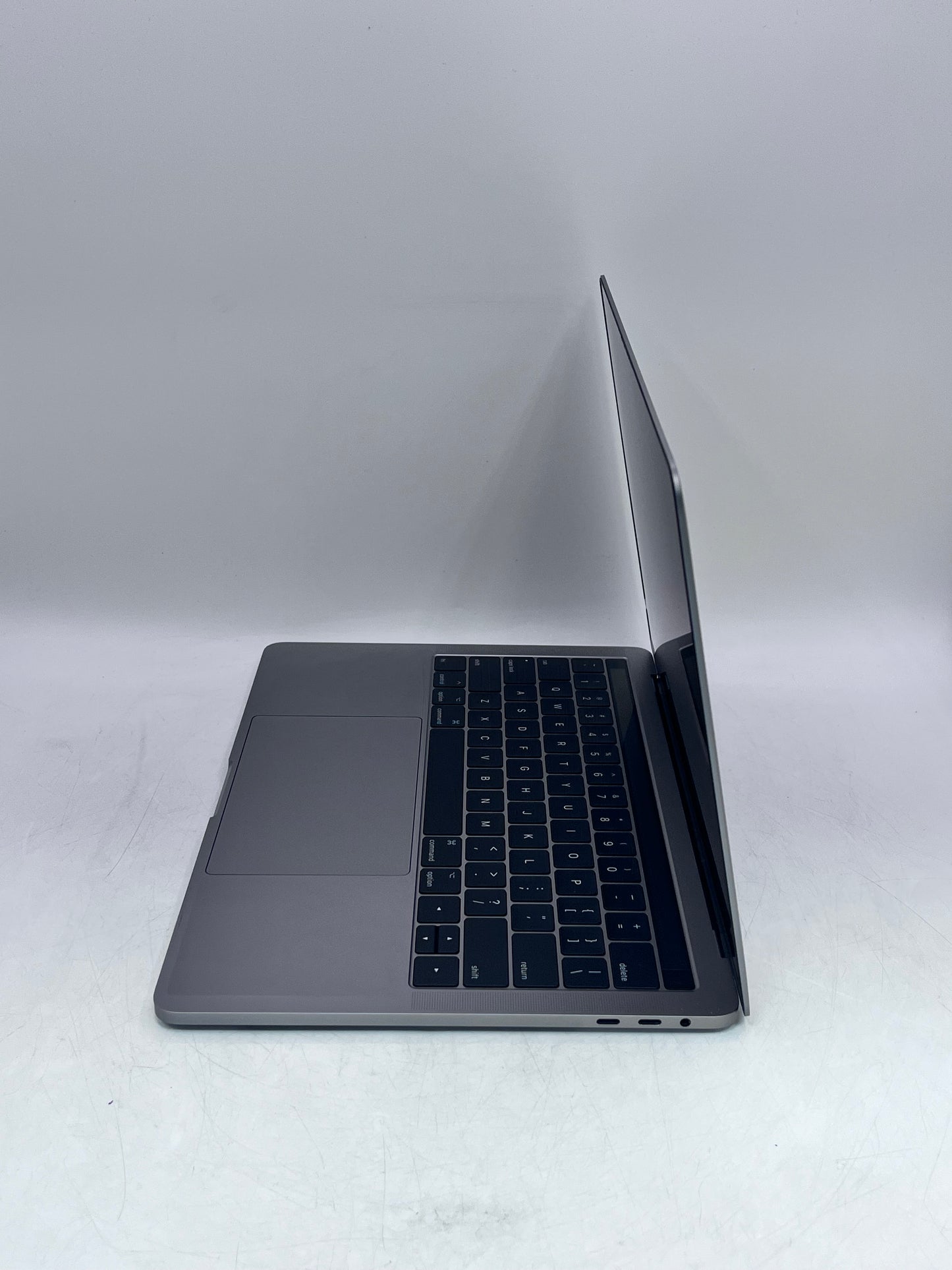 Apple MacBook Pro 13.3 " A1706 2017 - Intel i7, 16GB RAM, 512GB -  Silver
