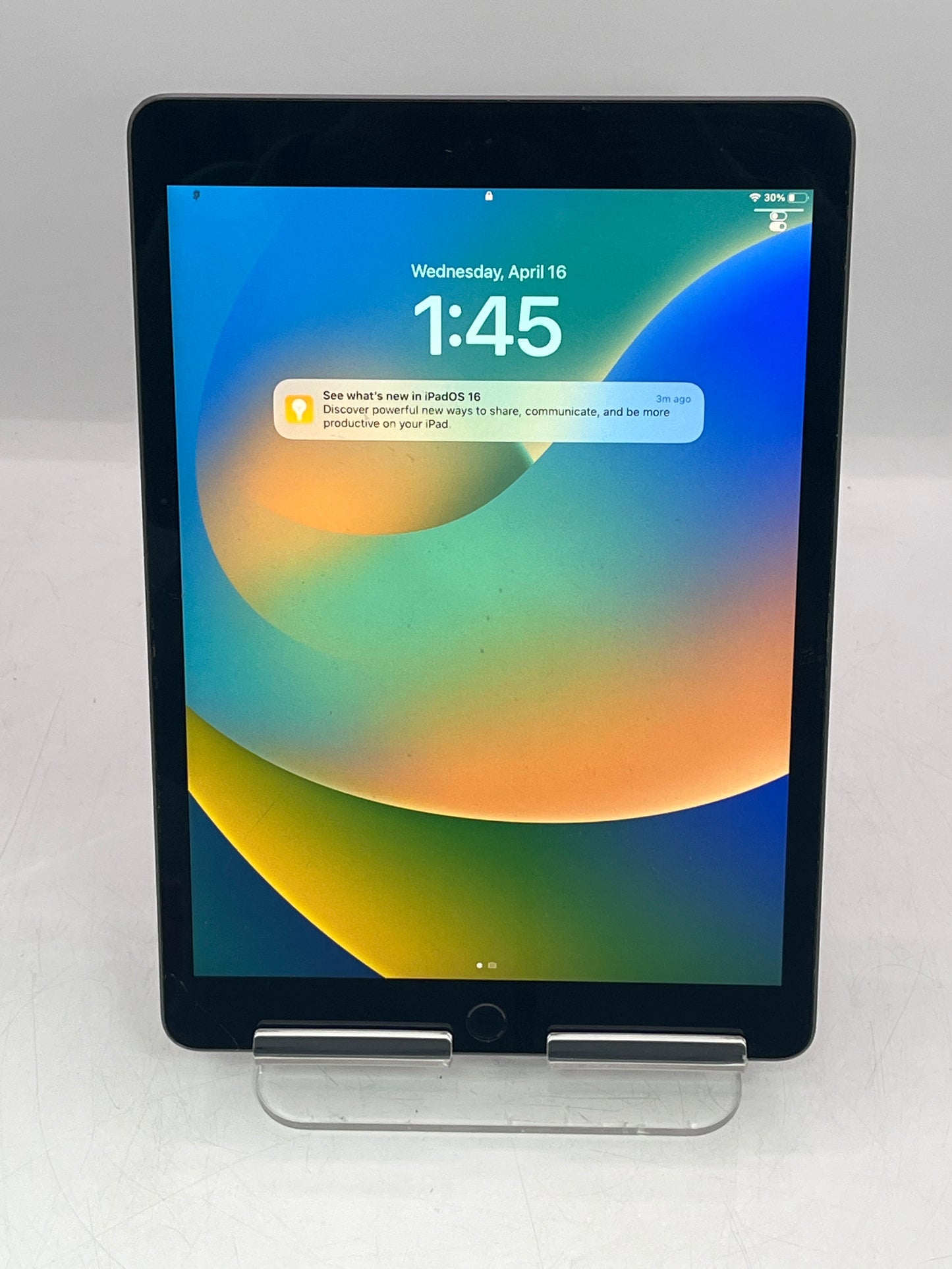 Broken WiFi Only Apple iPad 9th Gen 64GB MK2K3LL/A A2602 Cracked Screen