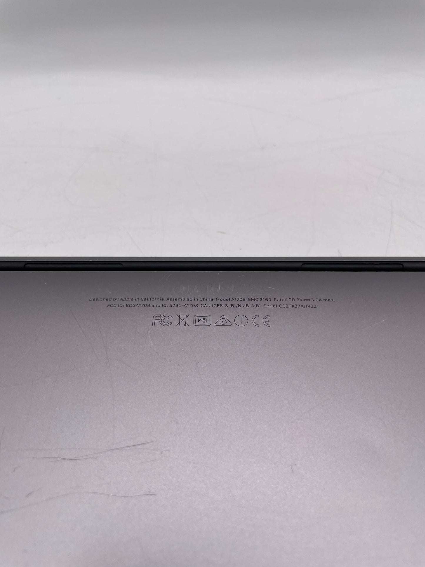 Apple Macbook Pro 13" A1708 2017 Space Gray I5, 256GB SSD READ