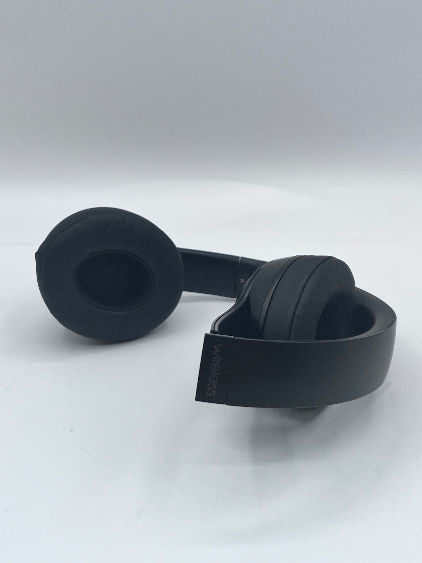 Beats by Dr. Dre Beats Solo 3 Wireless Bluetooth Headphones Matte Black