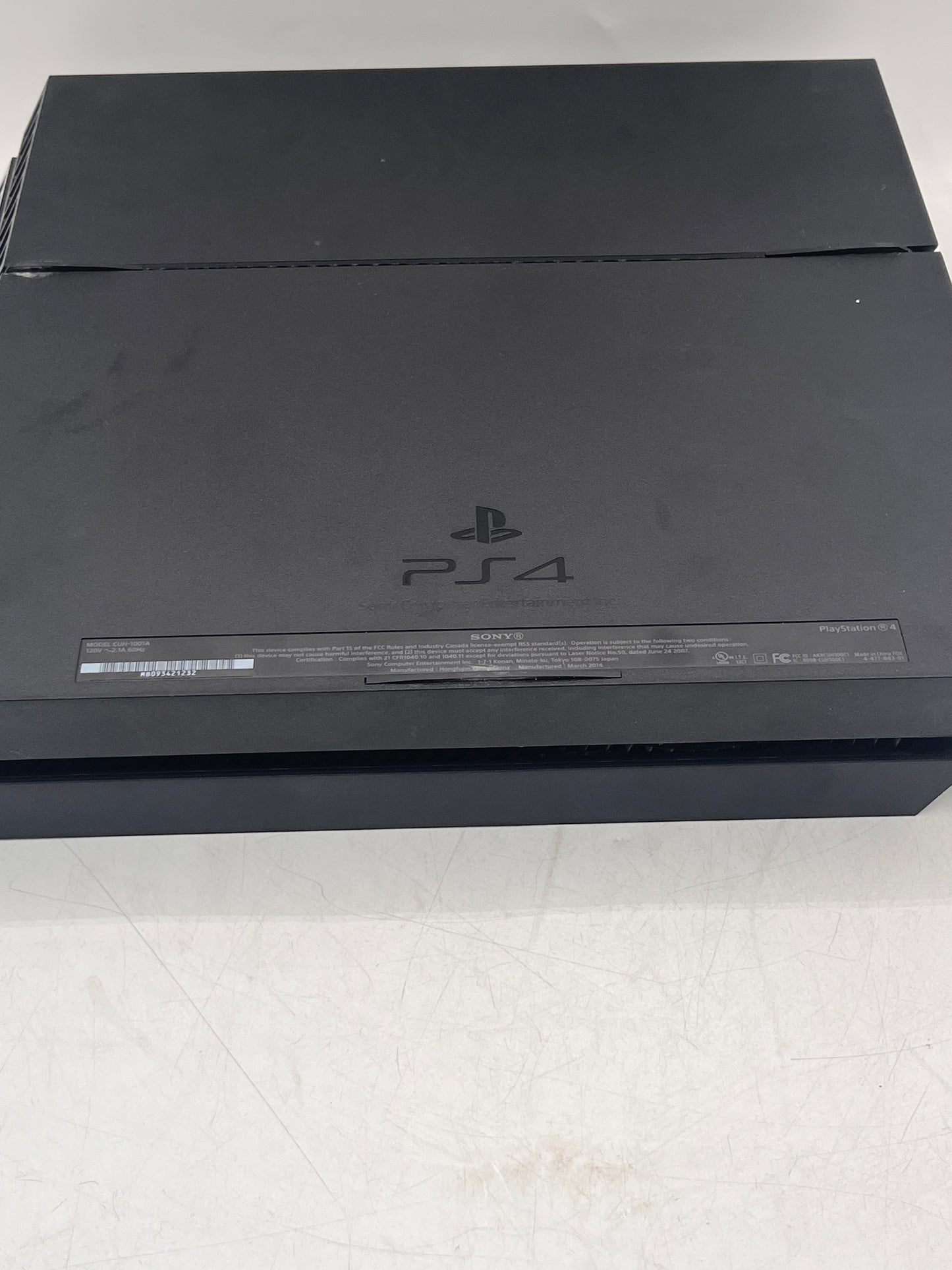 Sony PlayStation 4 CUH-1001A 500GB Black Console with Controller, Cables and a Game