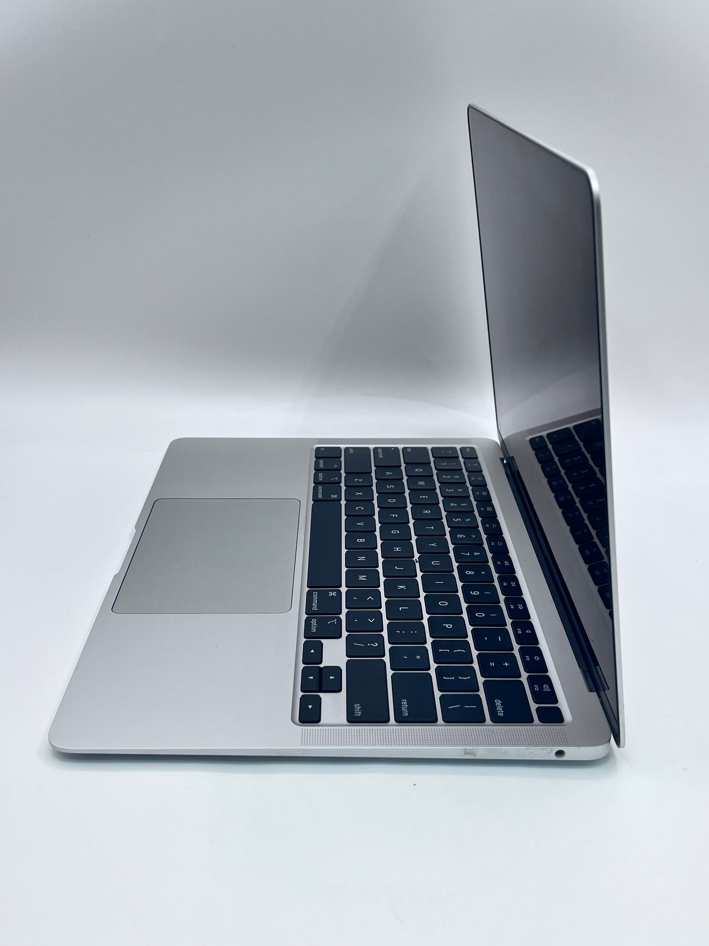 Apple Macbook Air Retina A2179 2020 Core i3 256GB Laptop Silver READ