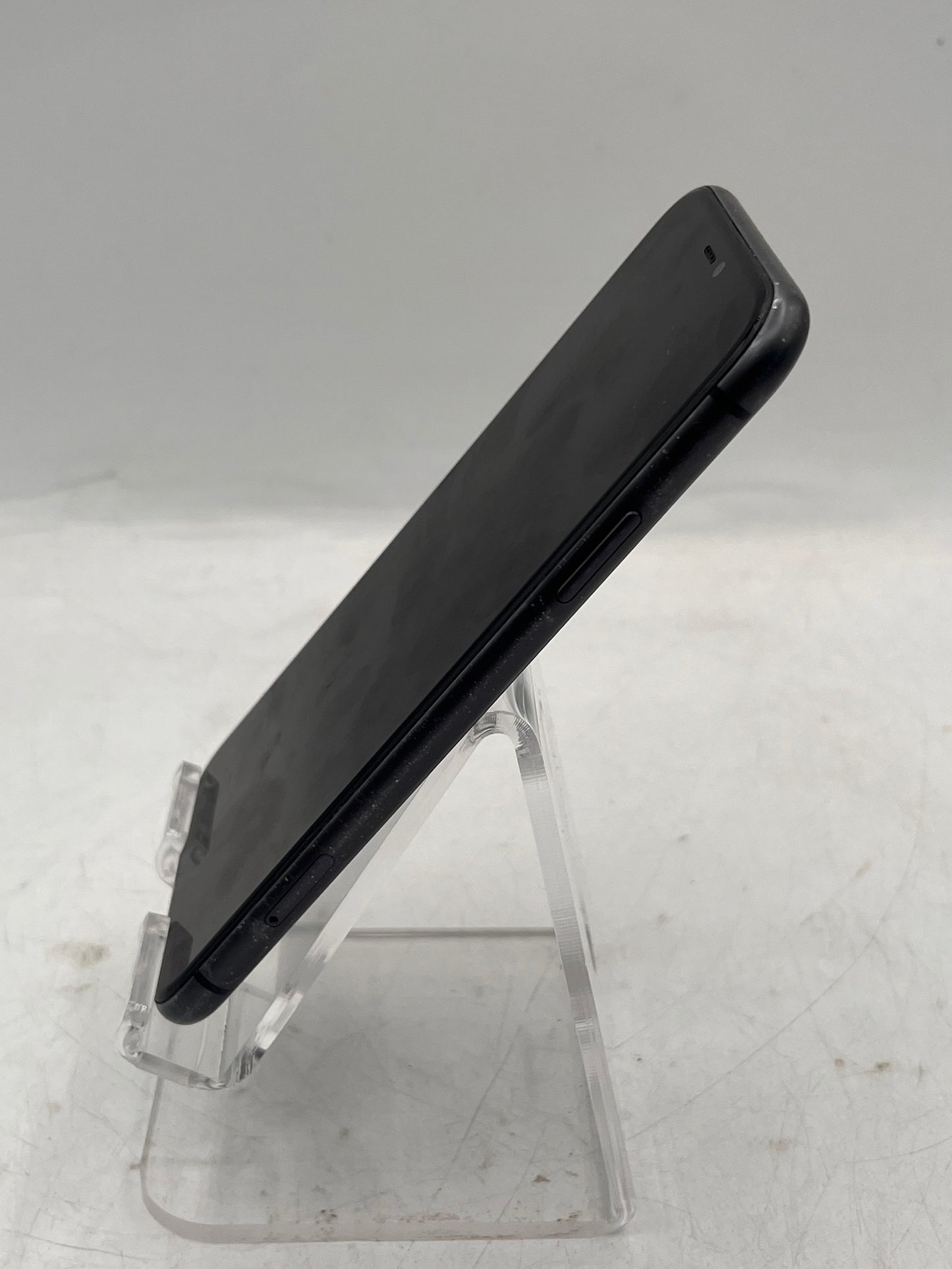 Unlocked Apple iPhone 11 128GB A2221 MWM02QL/A Smartphone Black