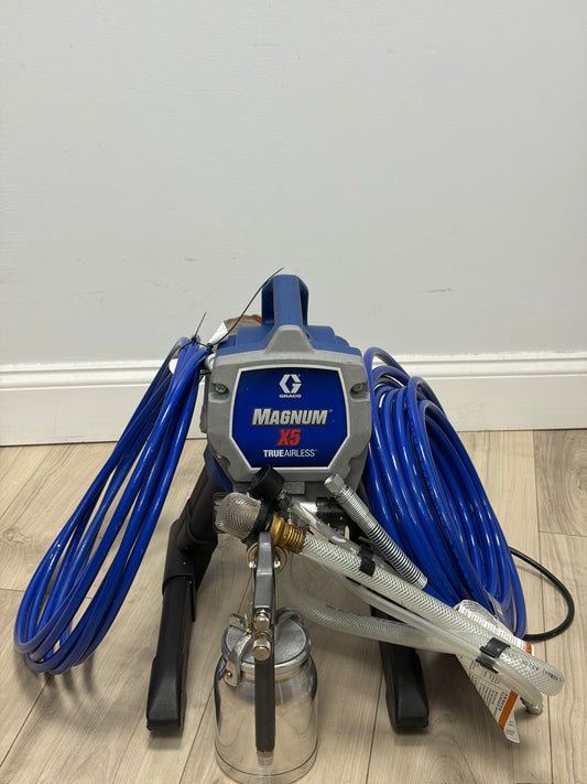 Graco Magnum X5 Stationary True Airless Sprayer 262800  Excellent Condition Tested and Working