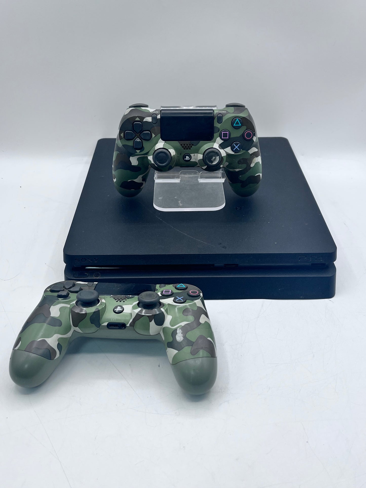Sony PlayStation 4 Slim CUH-2215B 1TB - Black