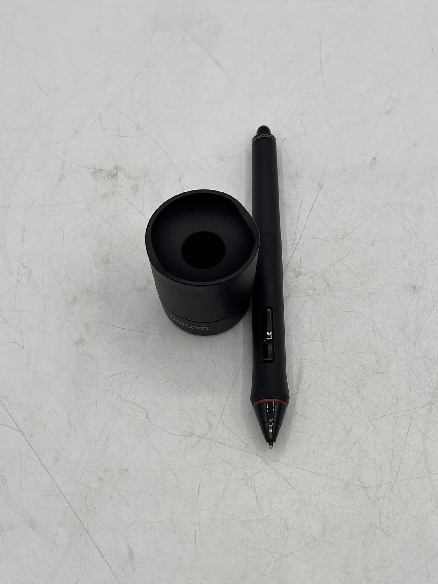 Wacom Intuos Pro Pen Tablet PTH-451 - Black