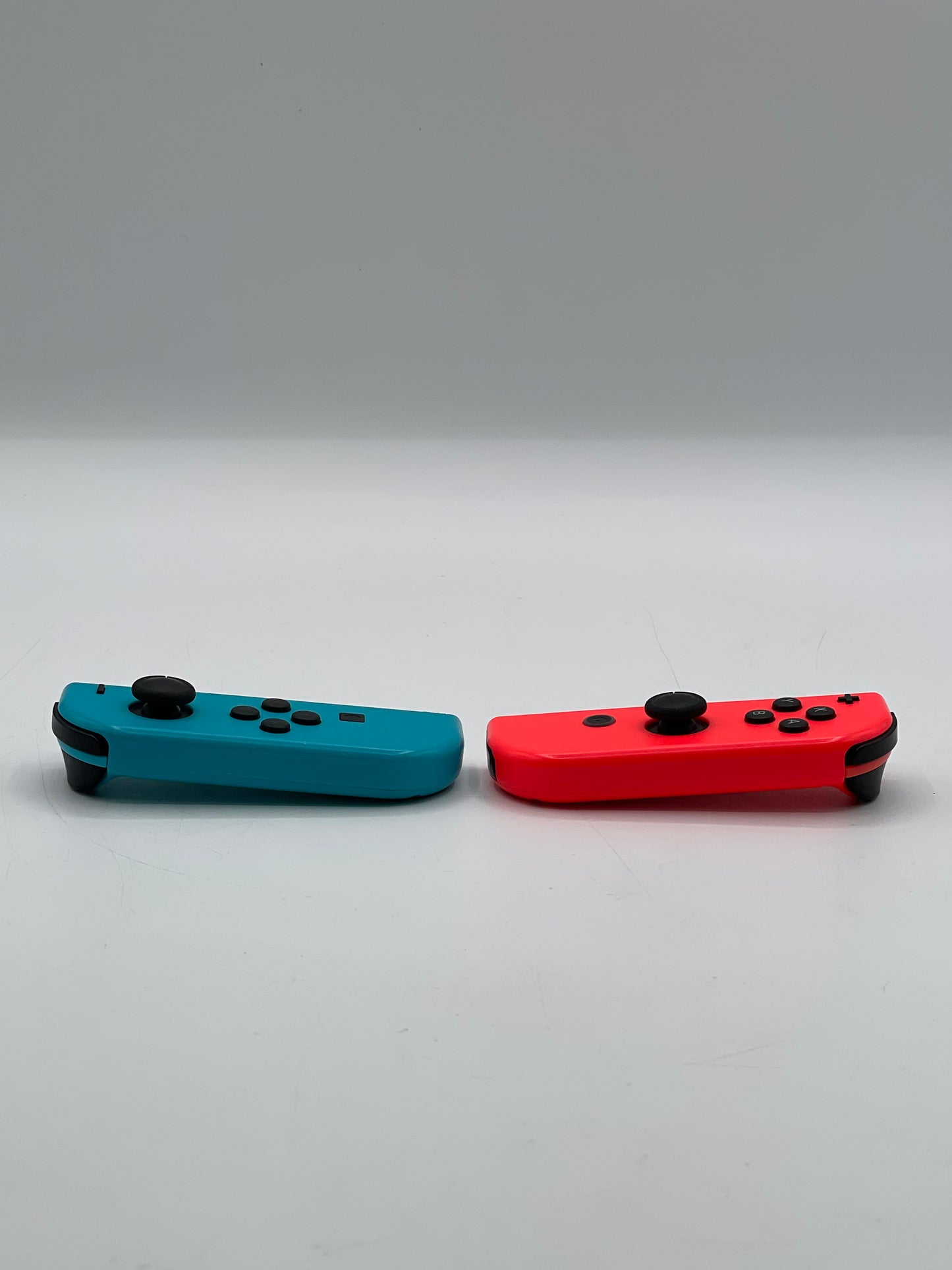 Nintendo Switch Console V2 - Complete with Dock, Charger, Joycons