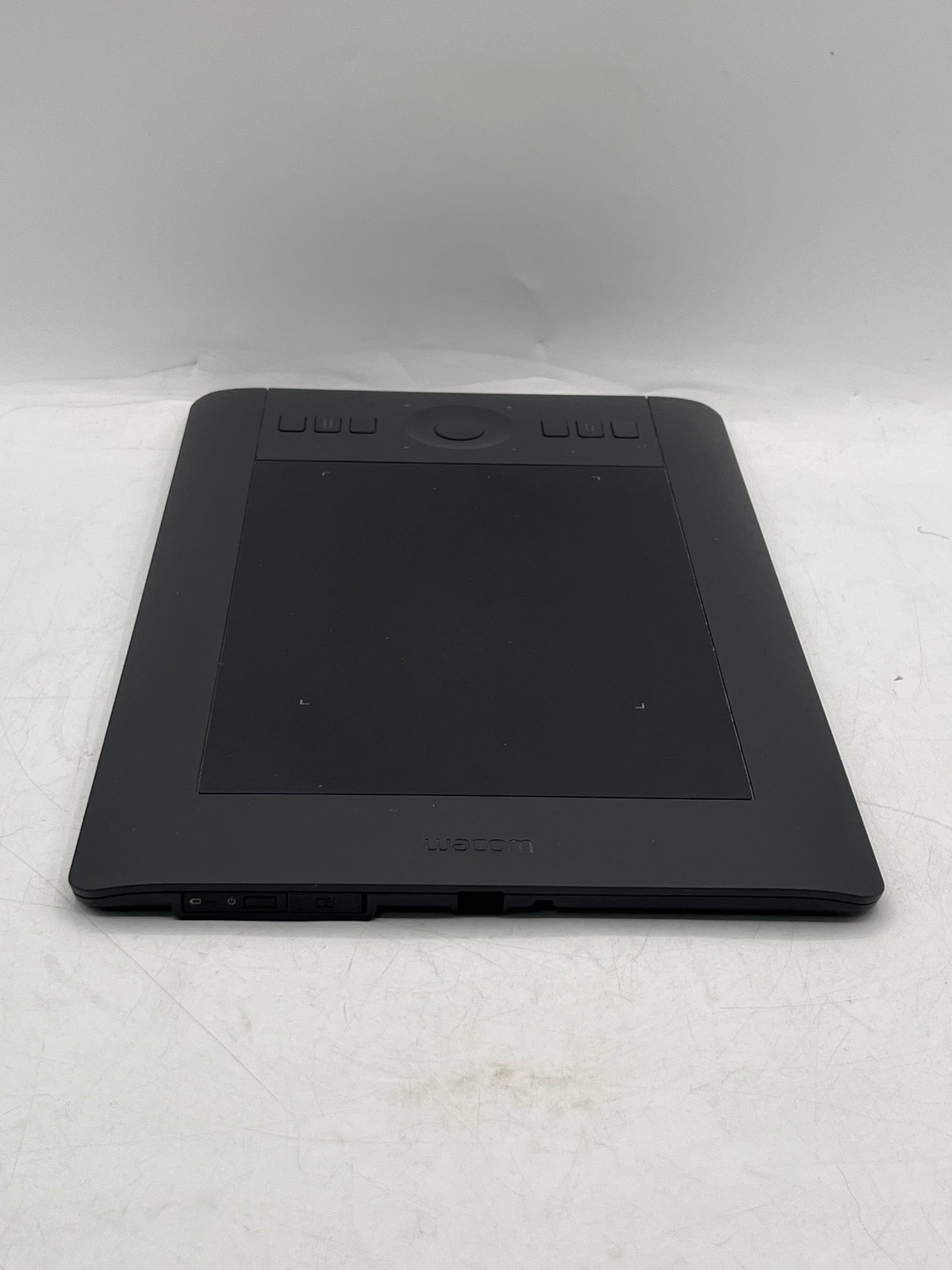 Wacom Intuos Pro Pen Tablet PTH-451 - Black