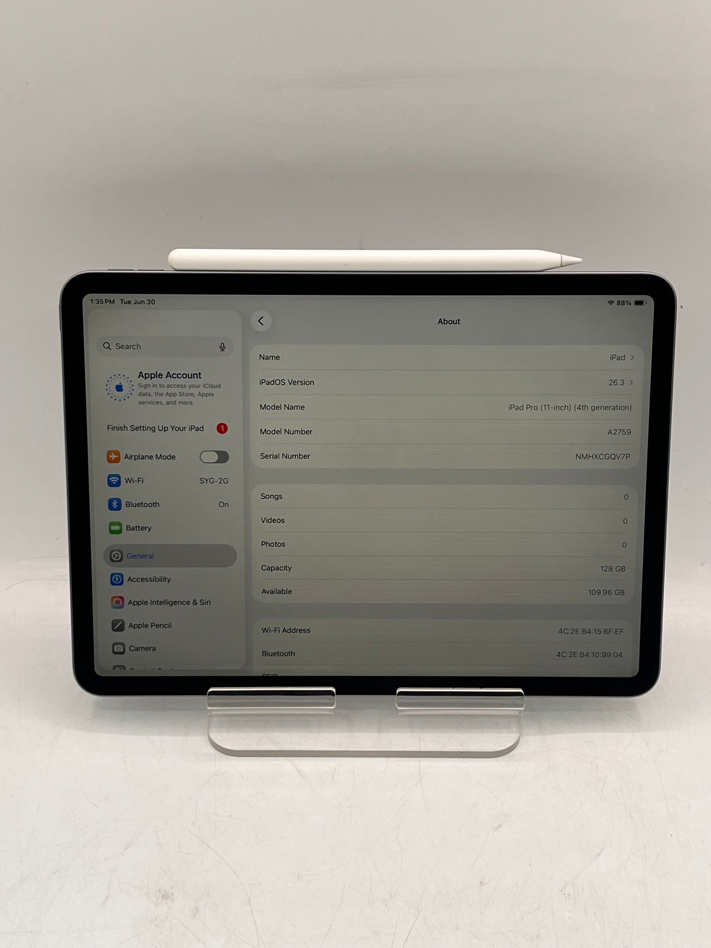 Apple iPad Pro 11 4th Gen A2759 MNXD3LL/A 128GB Wi-Fi Only w/ Apple Pencil 2nd gen