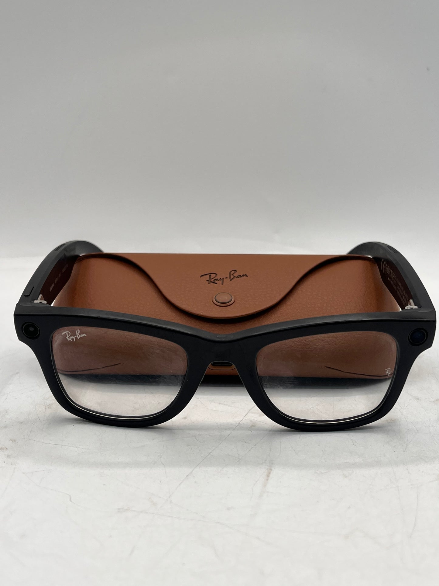 RAY-BAN Meta Wayfarer Gen 2 Matte Black Transition Lens Glasses & Charging Case