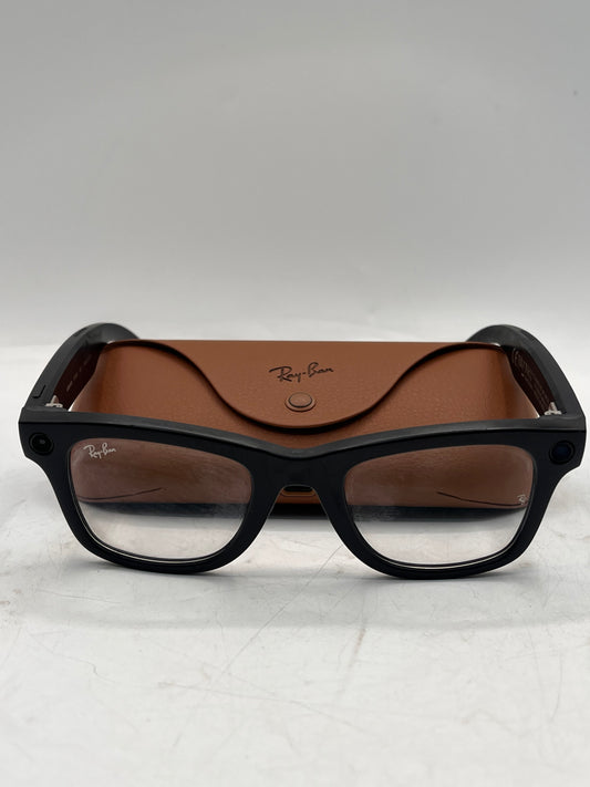RAY-BAN Meta Wayfarer Gen 2 Matte Black Transition Lens Glasses & Charging Case