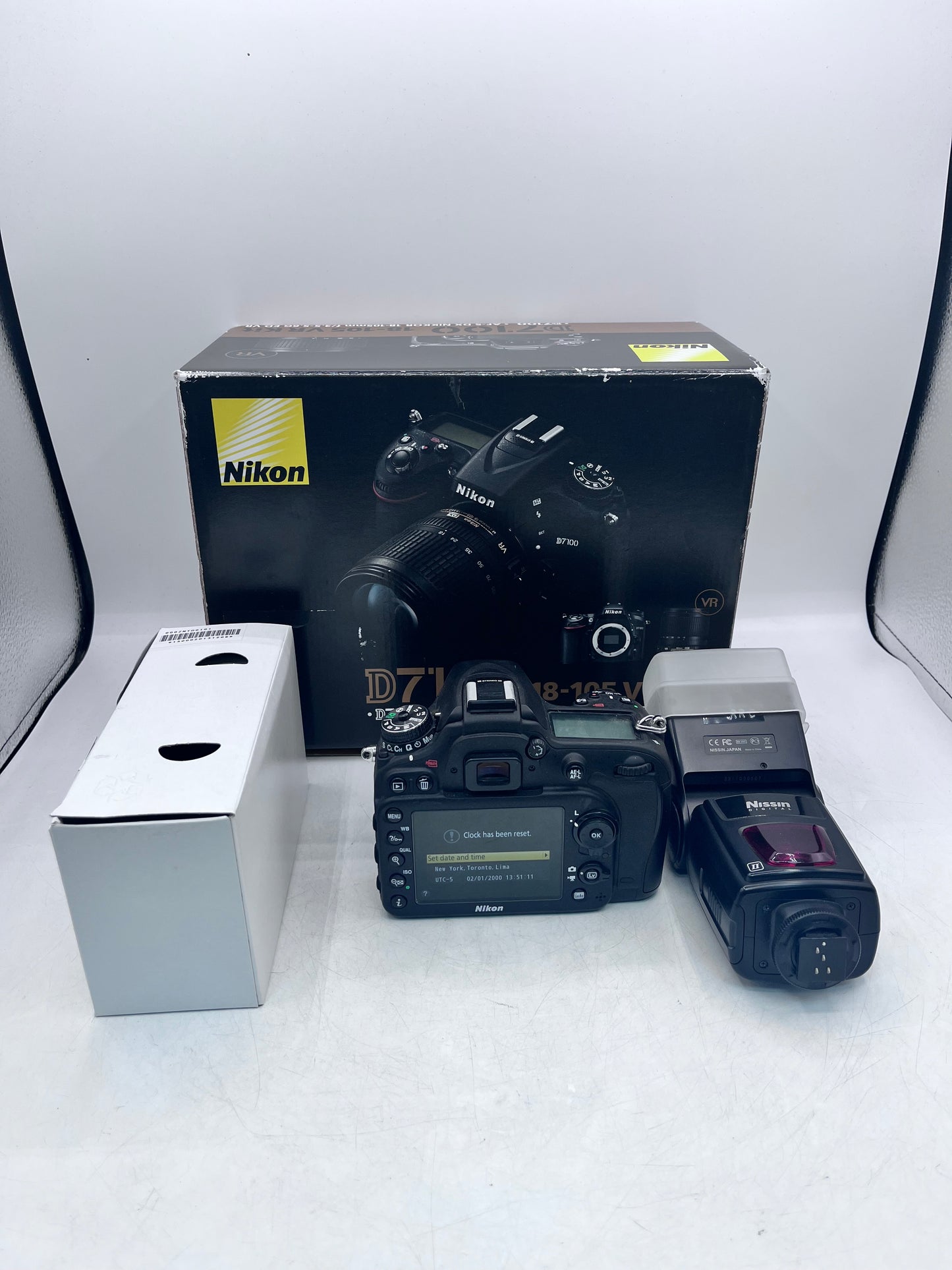 Nikon D7100 24.1MP Digital SLR Camera - Black Manual Focus Only