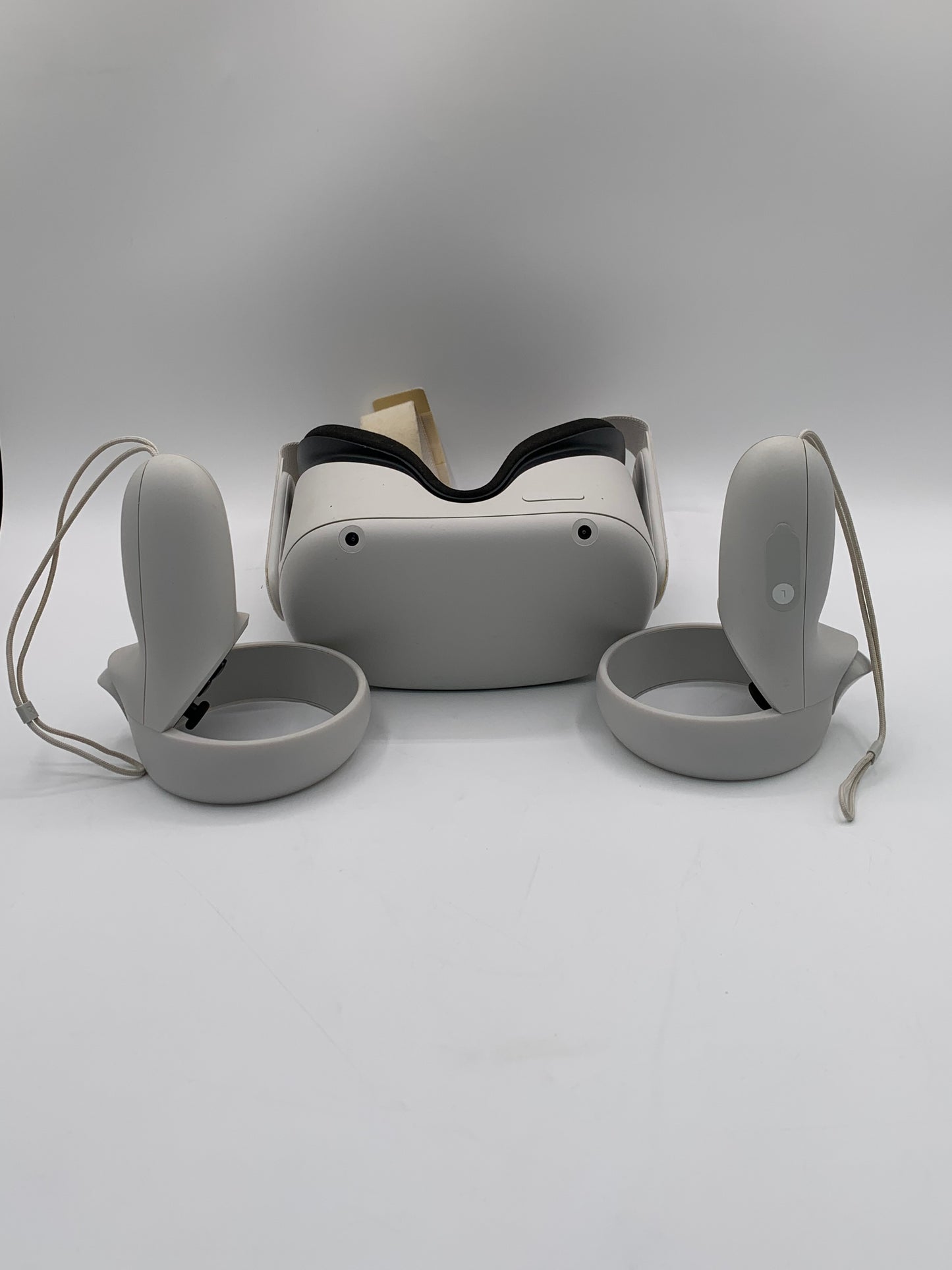 Oculus Meta Quest 2 128GB VR Headset White with Controllers Free Shipping