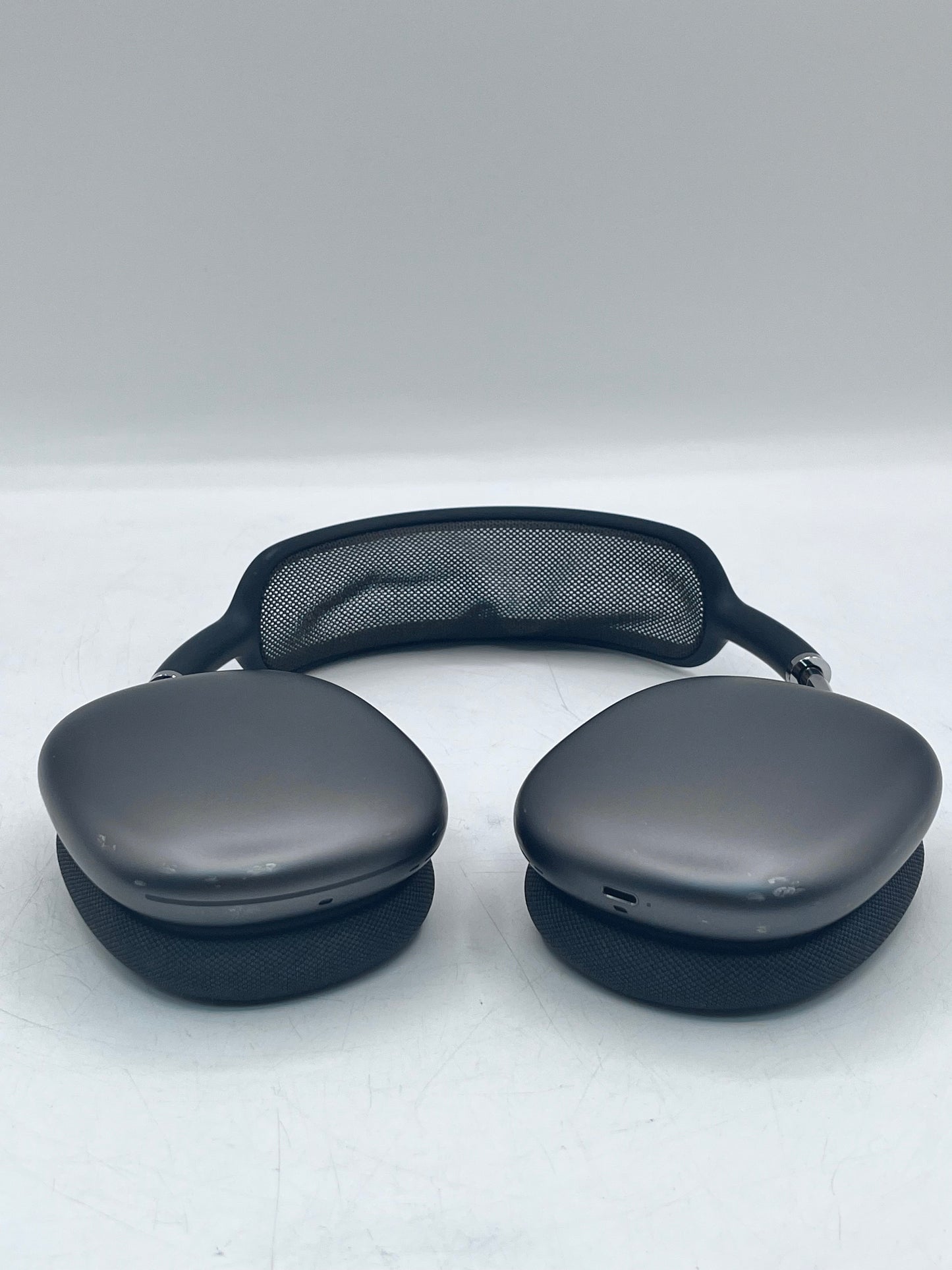 Apple AirPods Max A2096 MGYH3AM/A Over-Ear Headphones with smart case- Space Gray